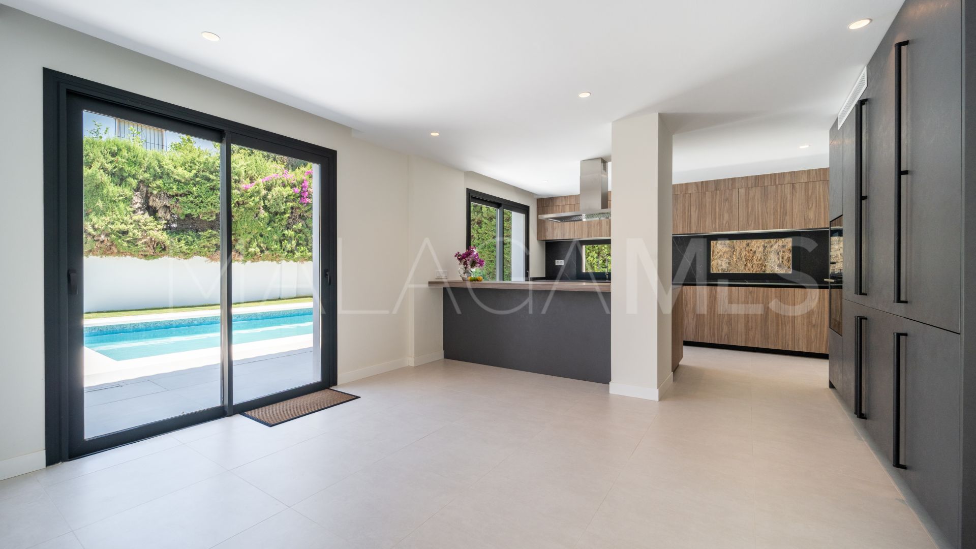Villa for sale in Nagüeles