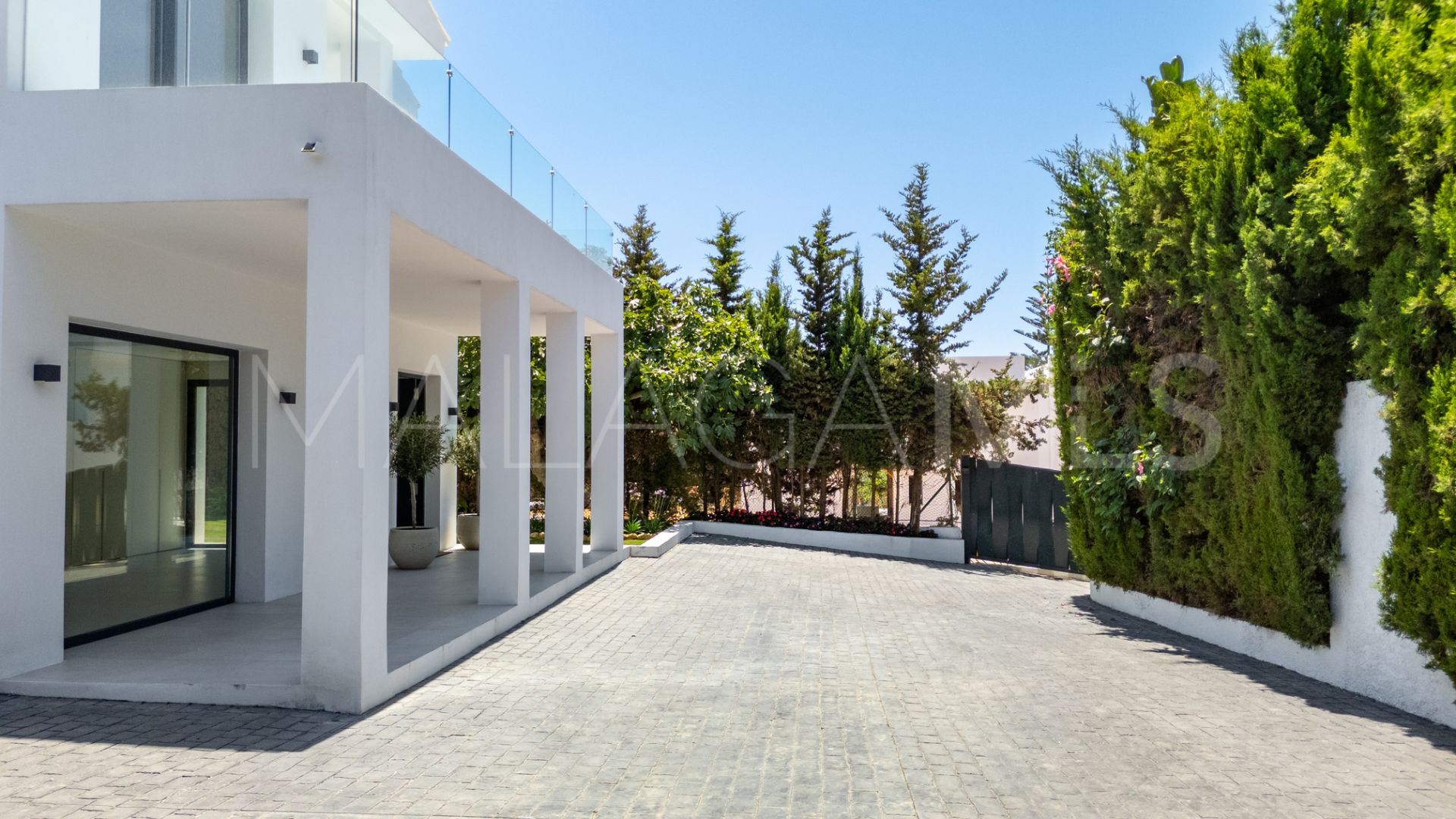 Villa for sale in Nagüeles
