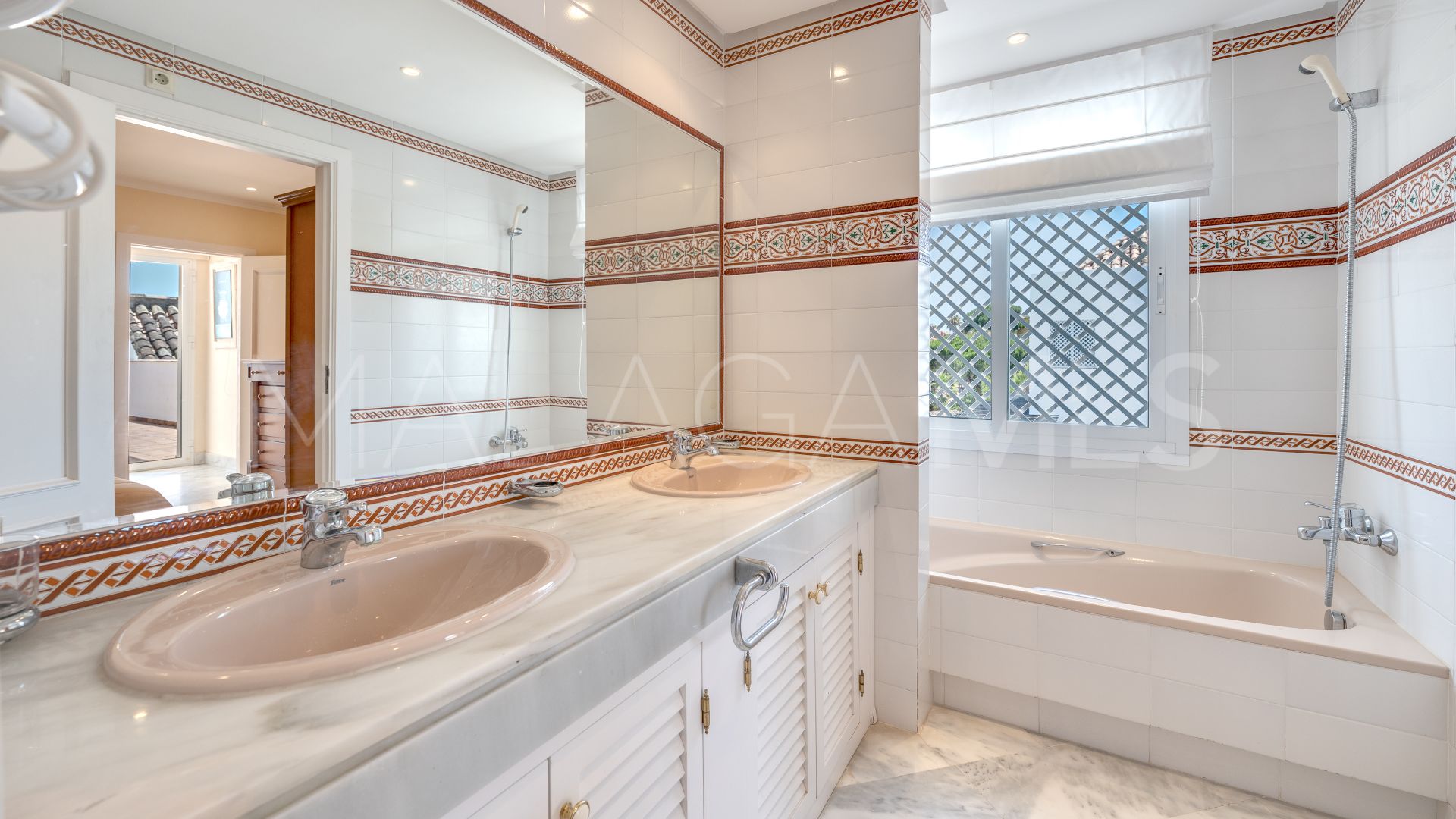 Takvåning for sale in Elviria