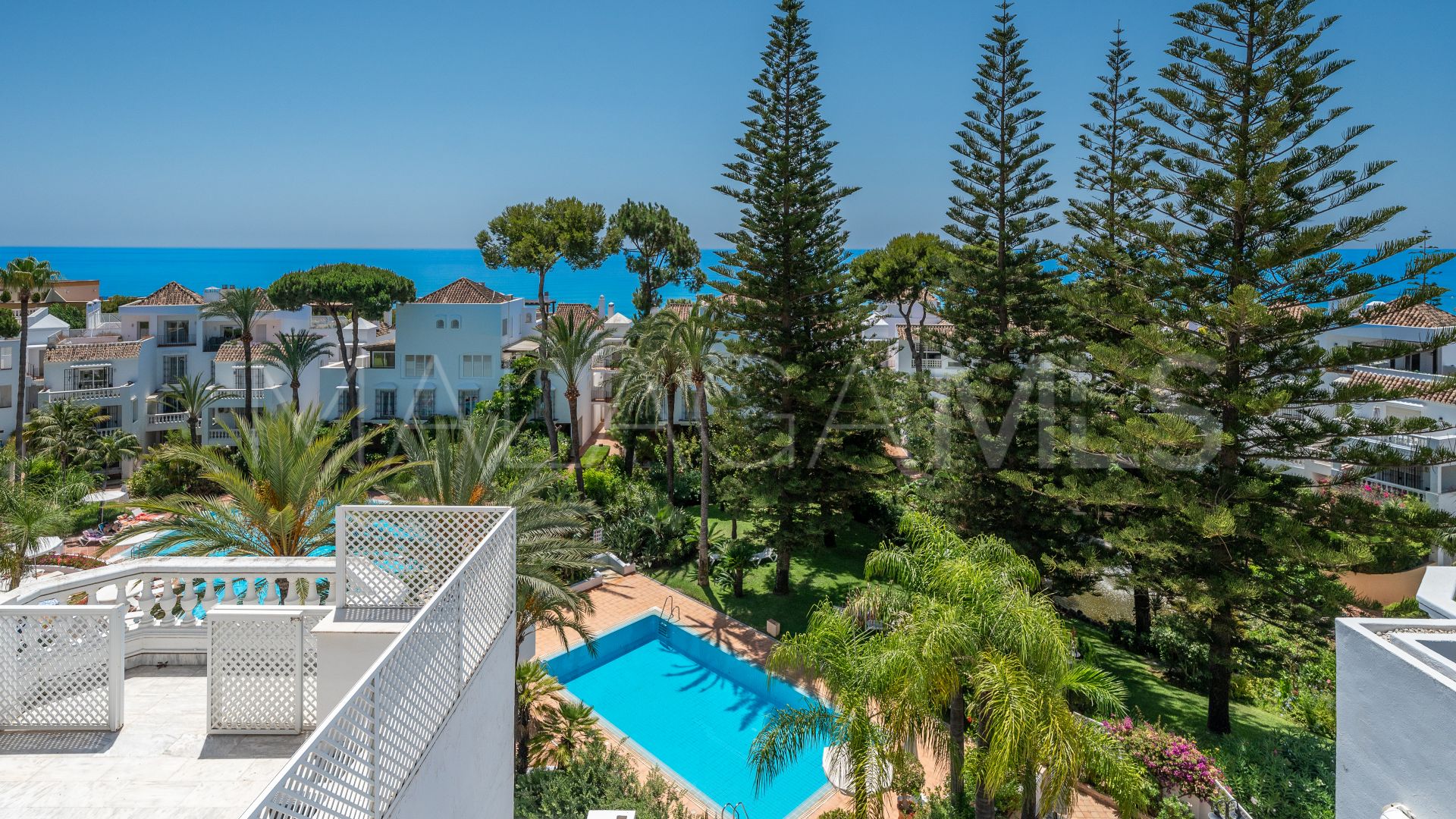 Takvåning for sale in Elviria