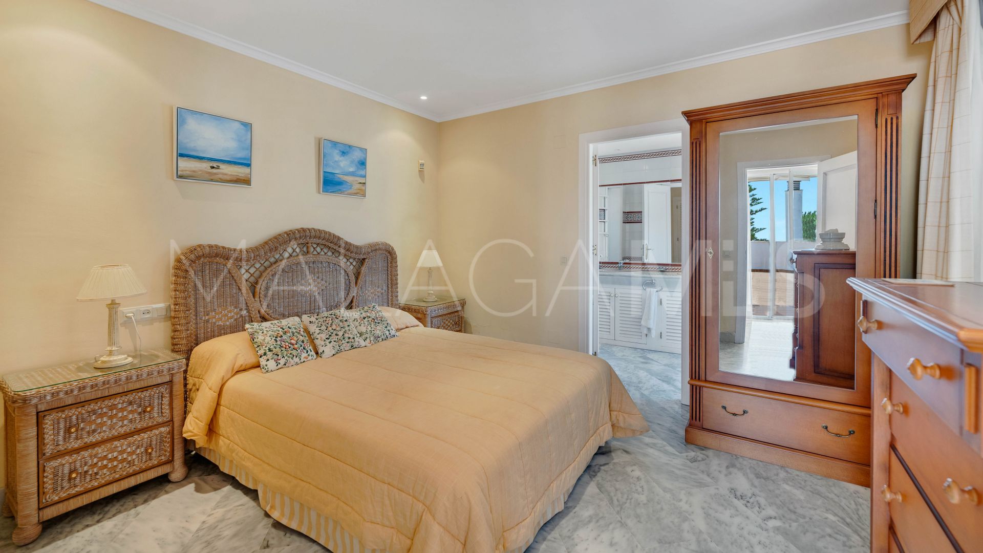 Takvåning for sale in Elviria