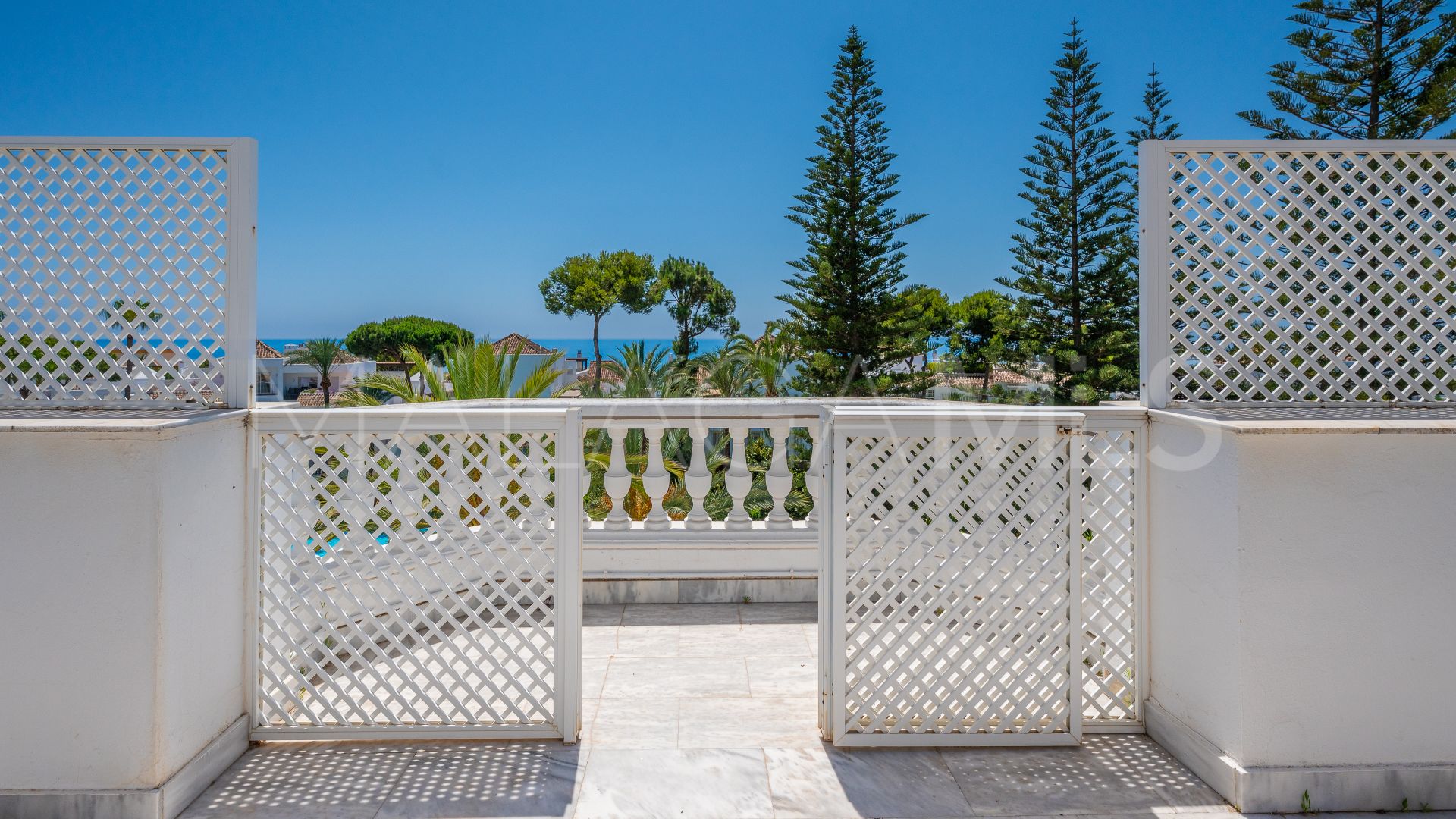 Takvåning for sale in Elviria