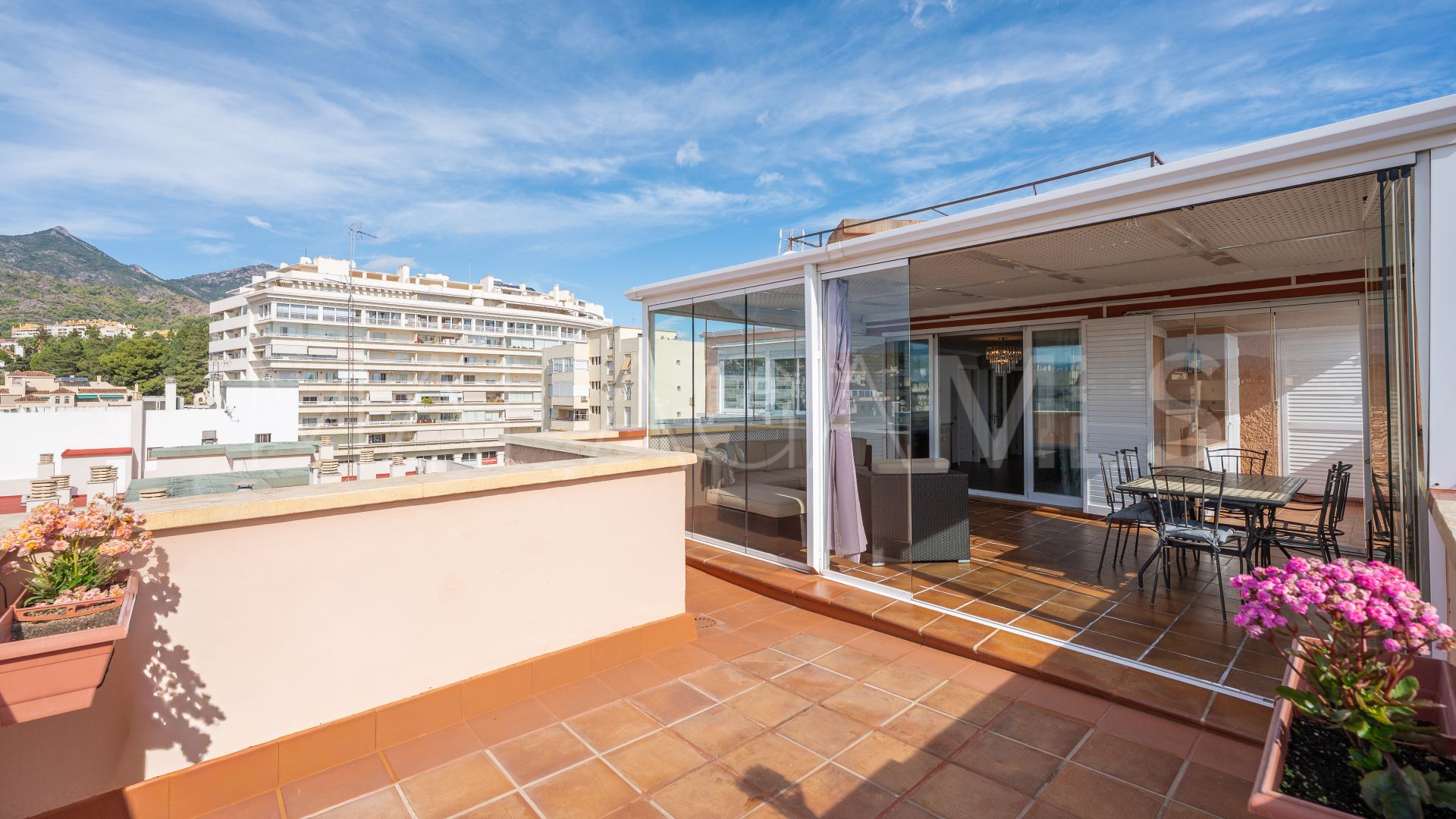 Buy Ático in Beach Side Golden Mile