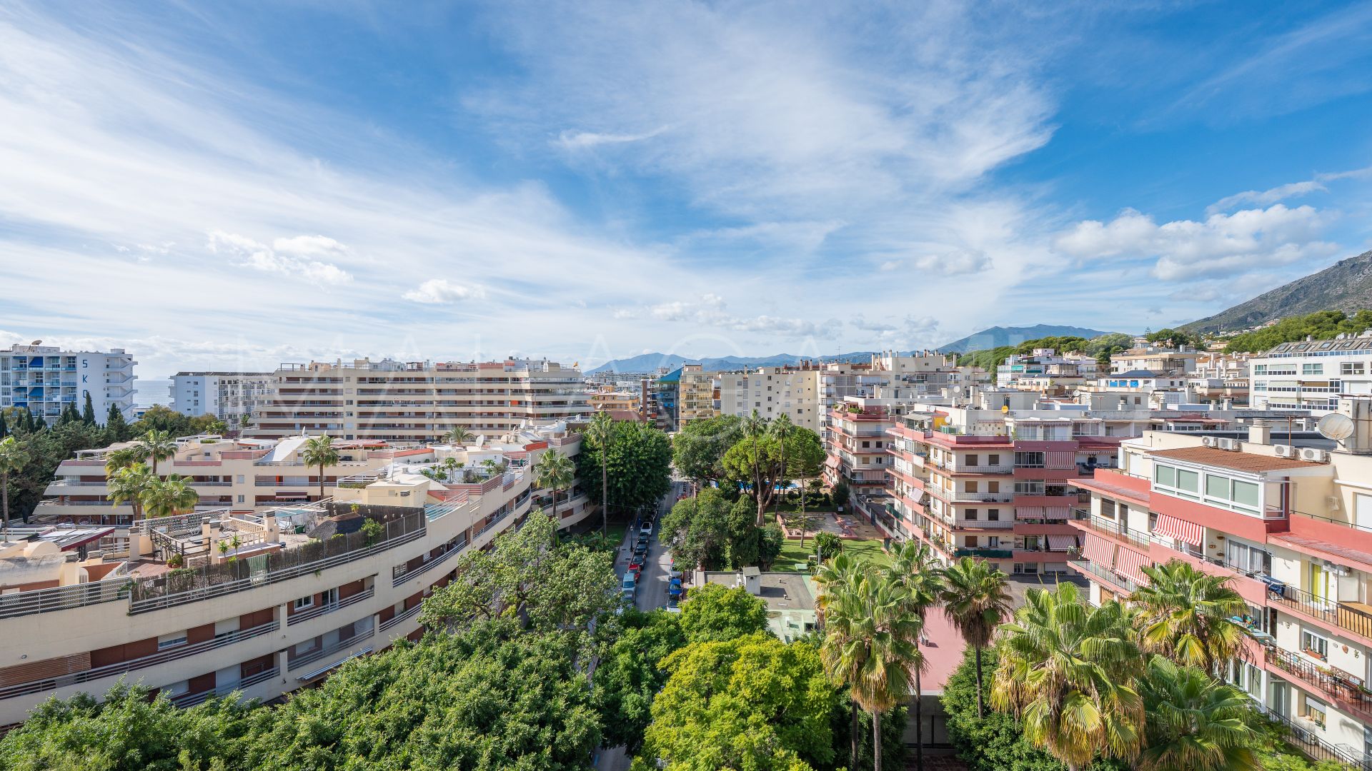 Buy Ático in Beach Side Golden Mile