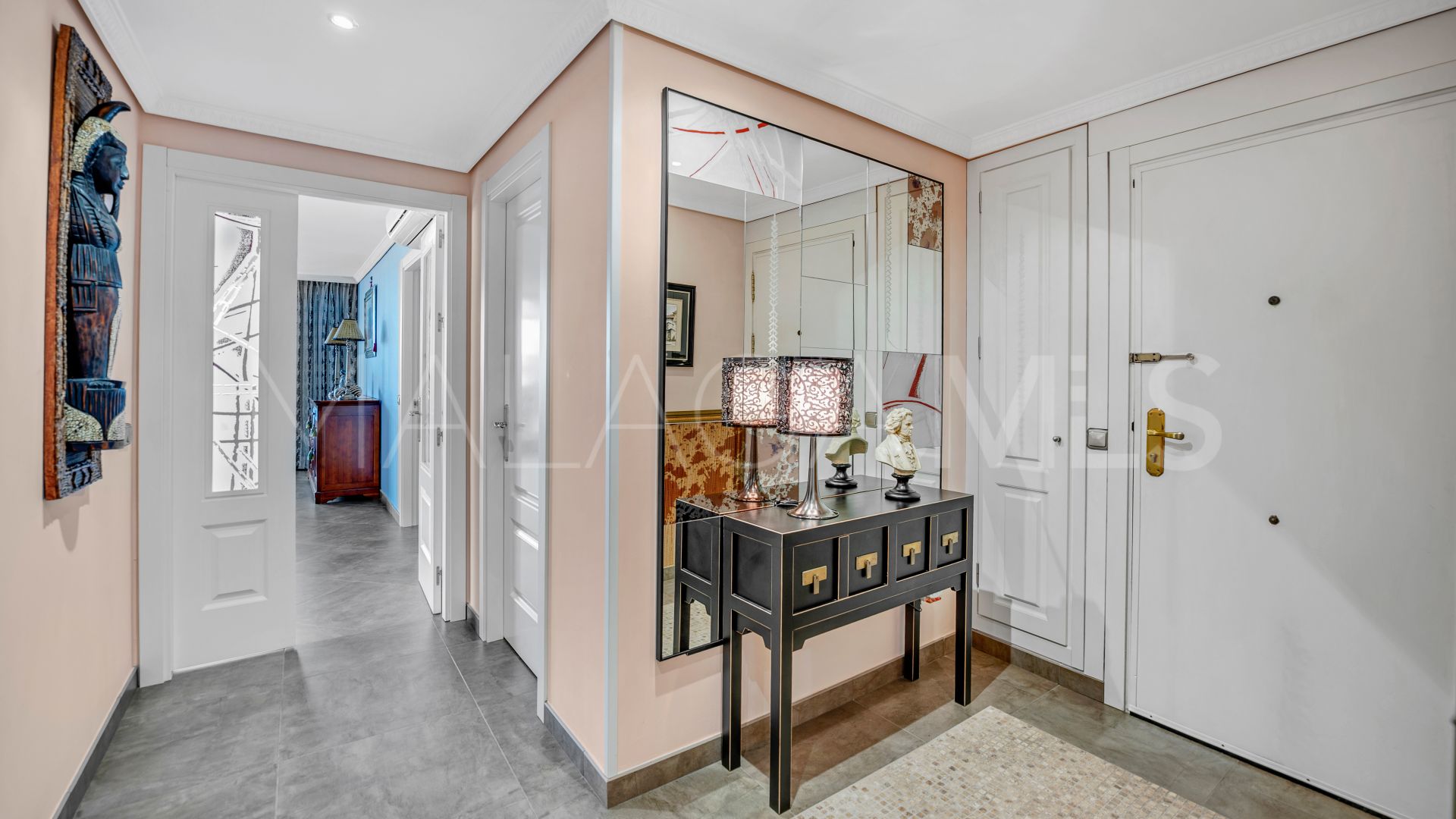 Buy Ático in Beach Side Golden Mile