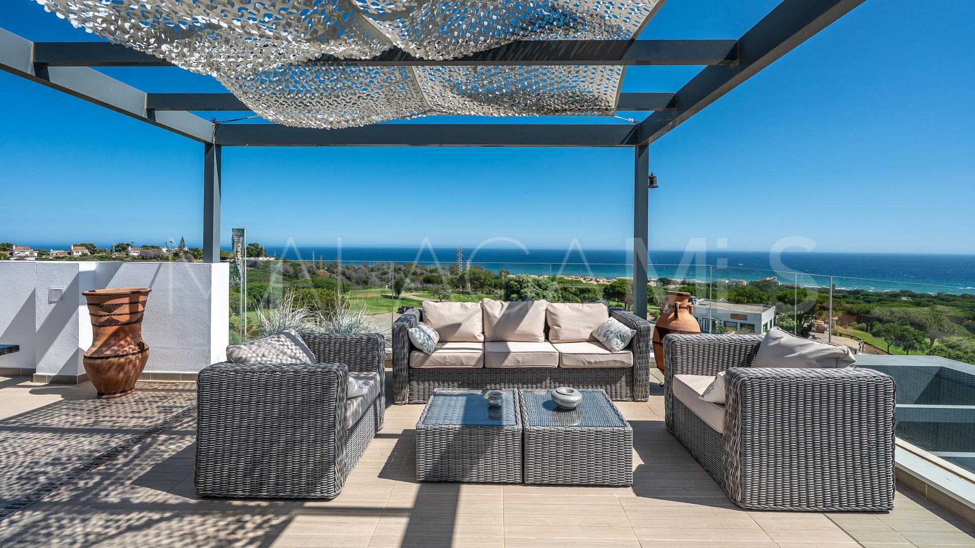 Villa with 4 bedrooms a la venta in Cabopino
