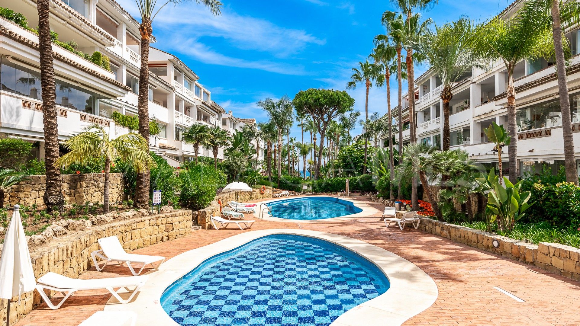 Lägenhet for sale in Beach Side Golden Mile