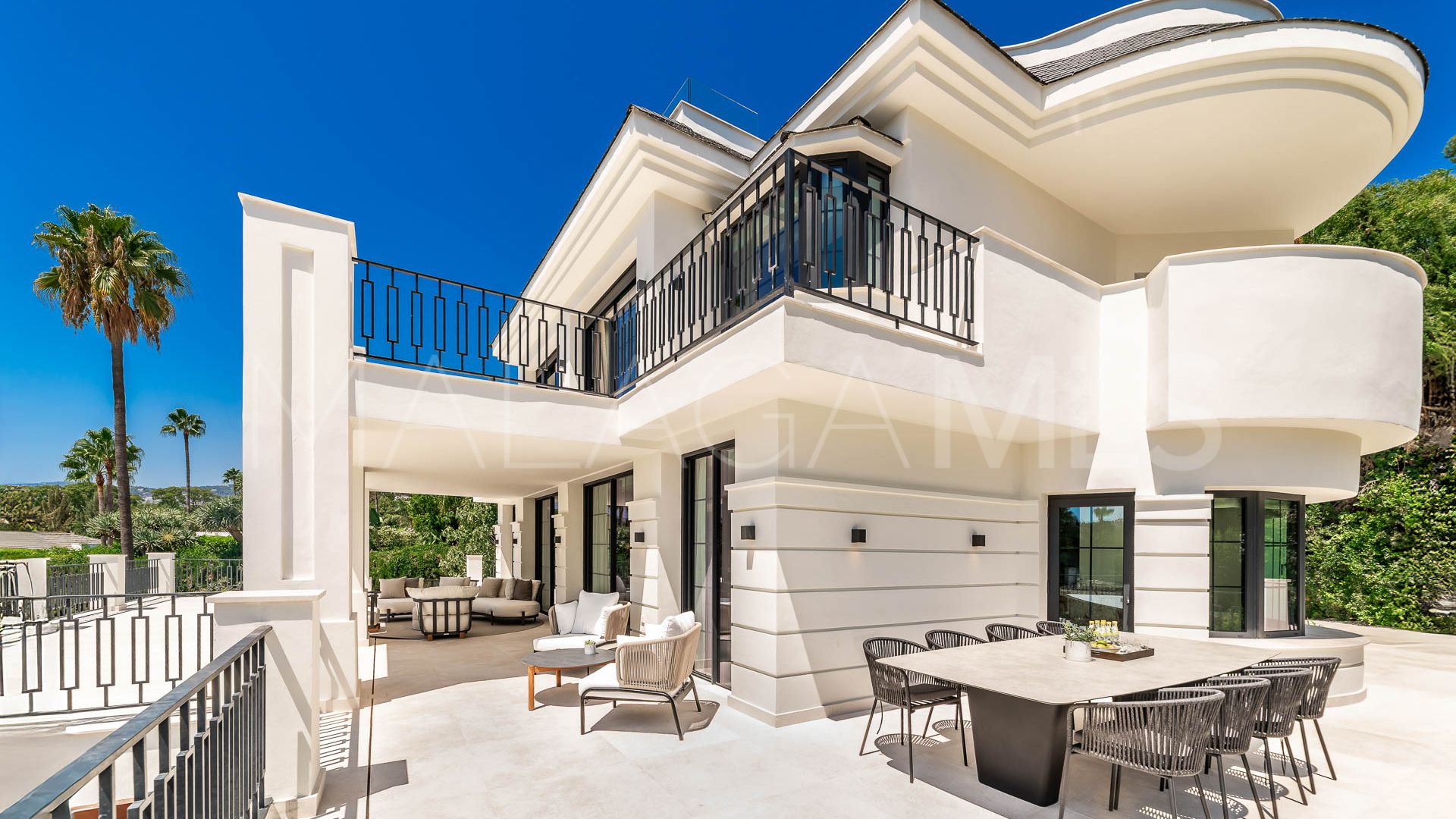 For sale villa in Nueva Andalucia with 6 bedrooms