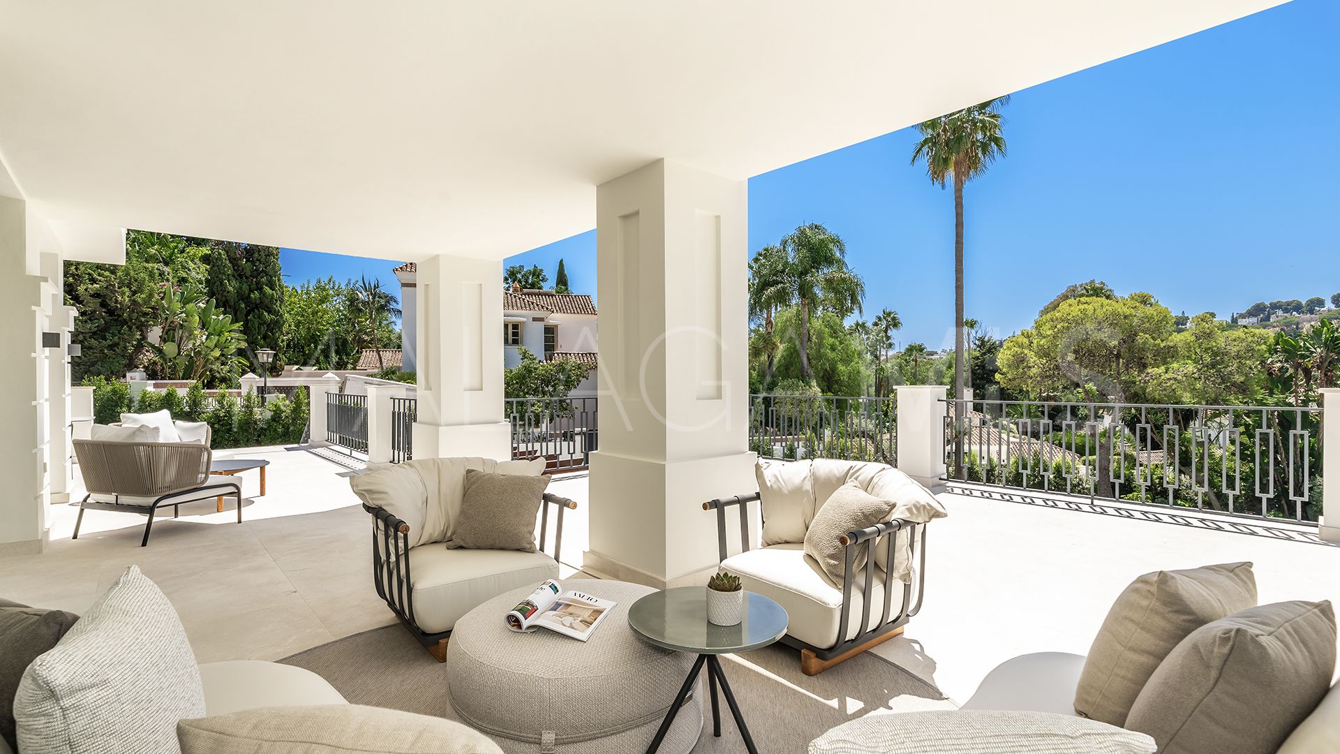 For sale villa in Nueva Andalucia with 6 bedrooms