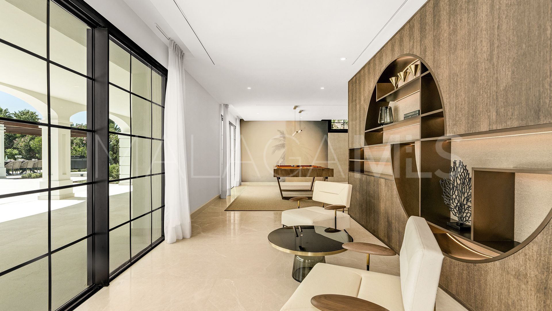 For sale villa in Nueva Andalucia with 6 bedrooms