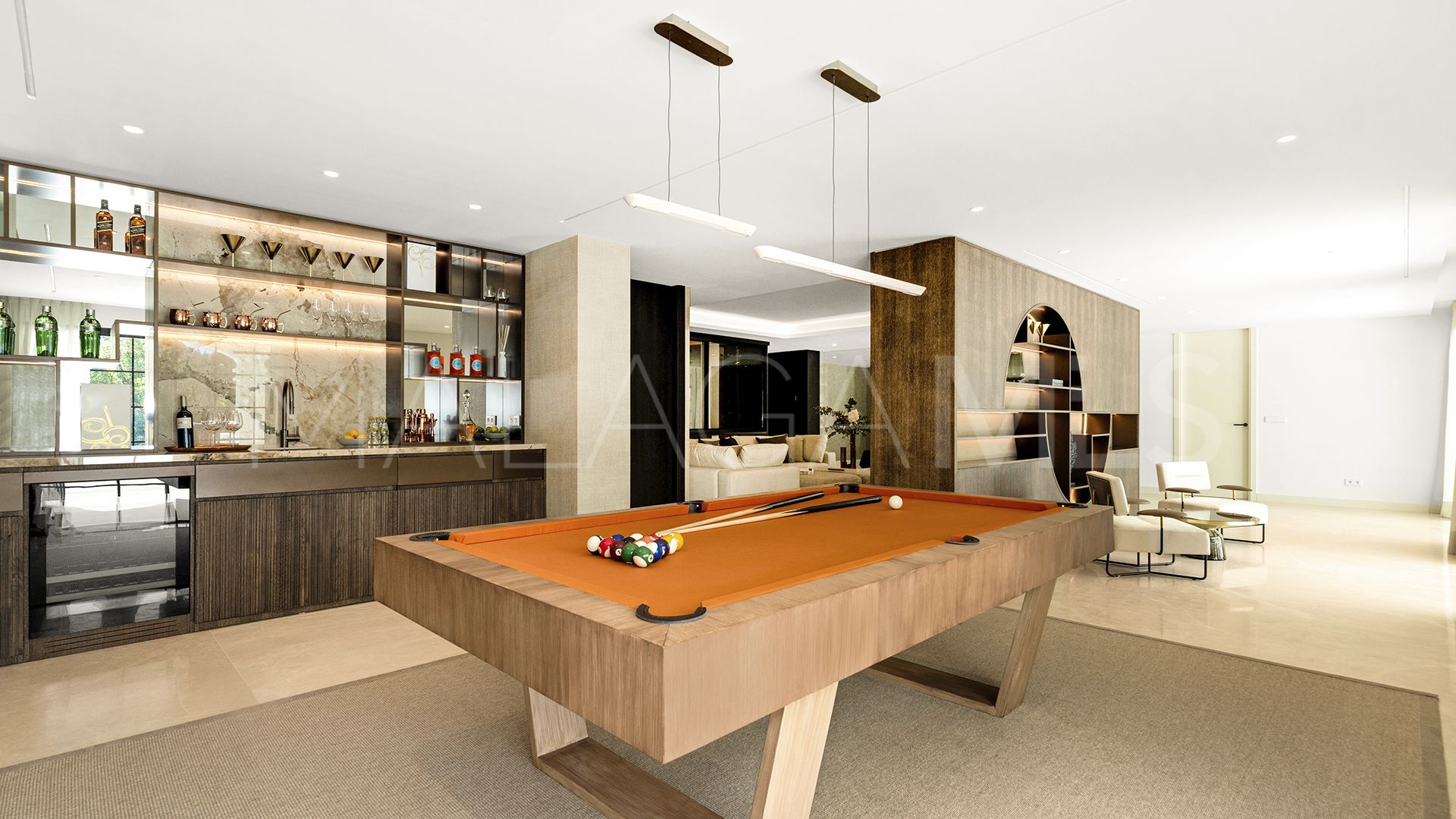 For sale villa in Nueva Andalucia with 6 bedrooms