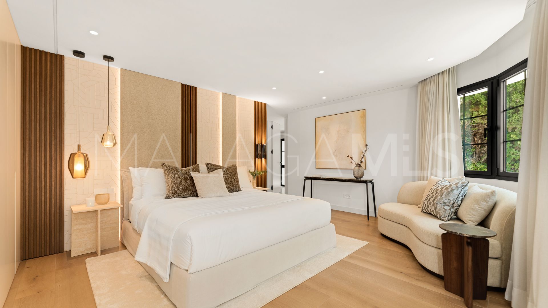 For sale villa in Nueva Andalucia with 6 bedrooms