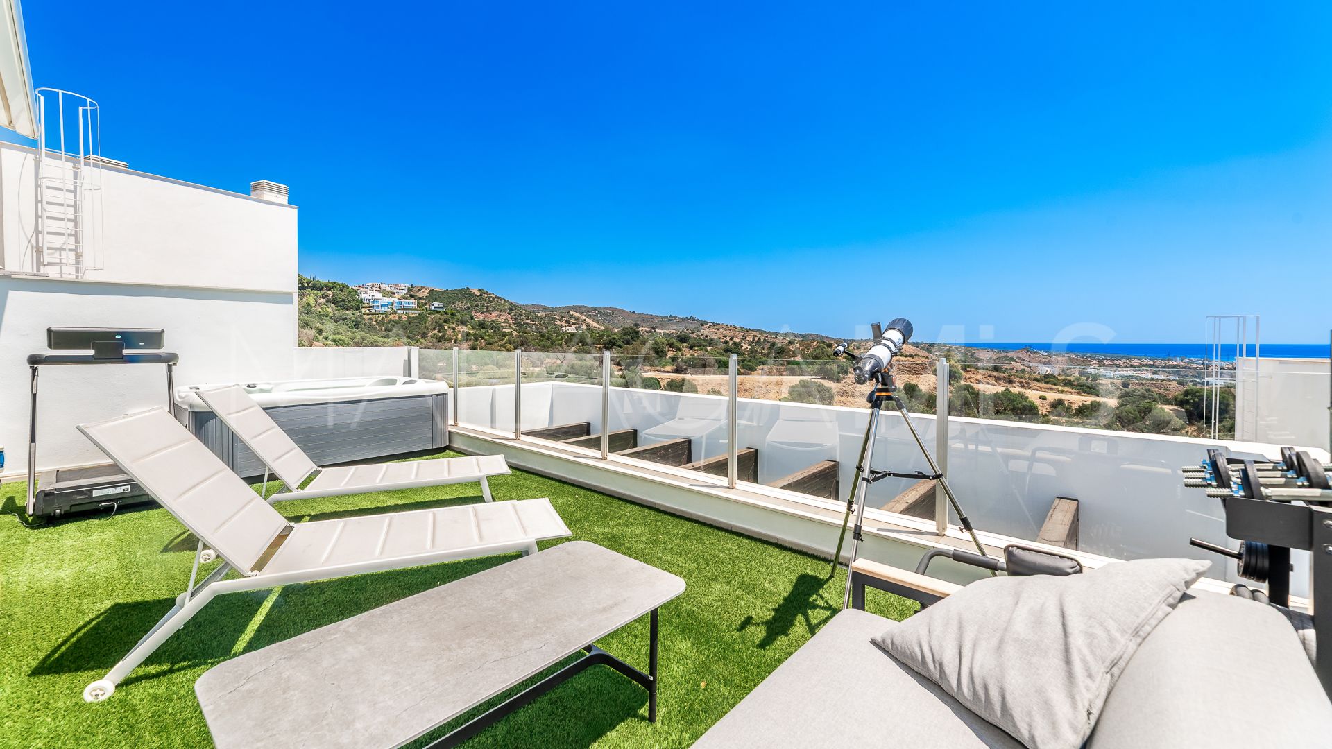 Se vende Ático with 3 bedrooms in Los Altos de los Monteros