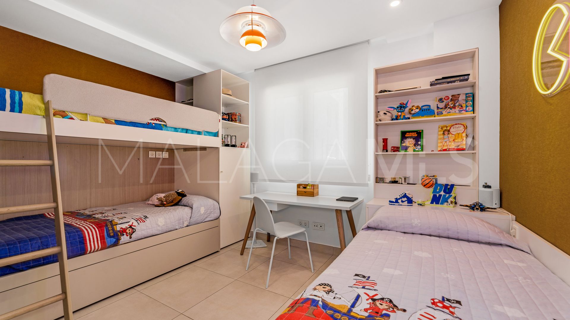 Se vende Ático with 3 bedrooms in Los Altos de los Monteros