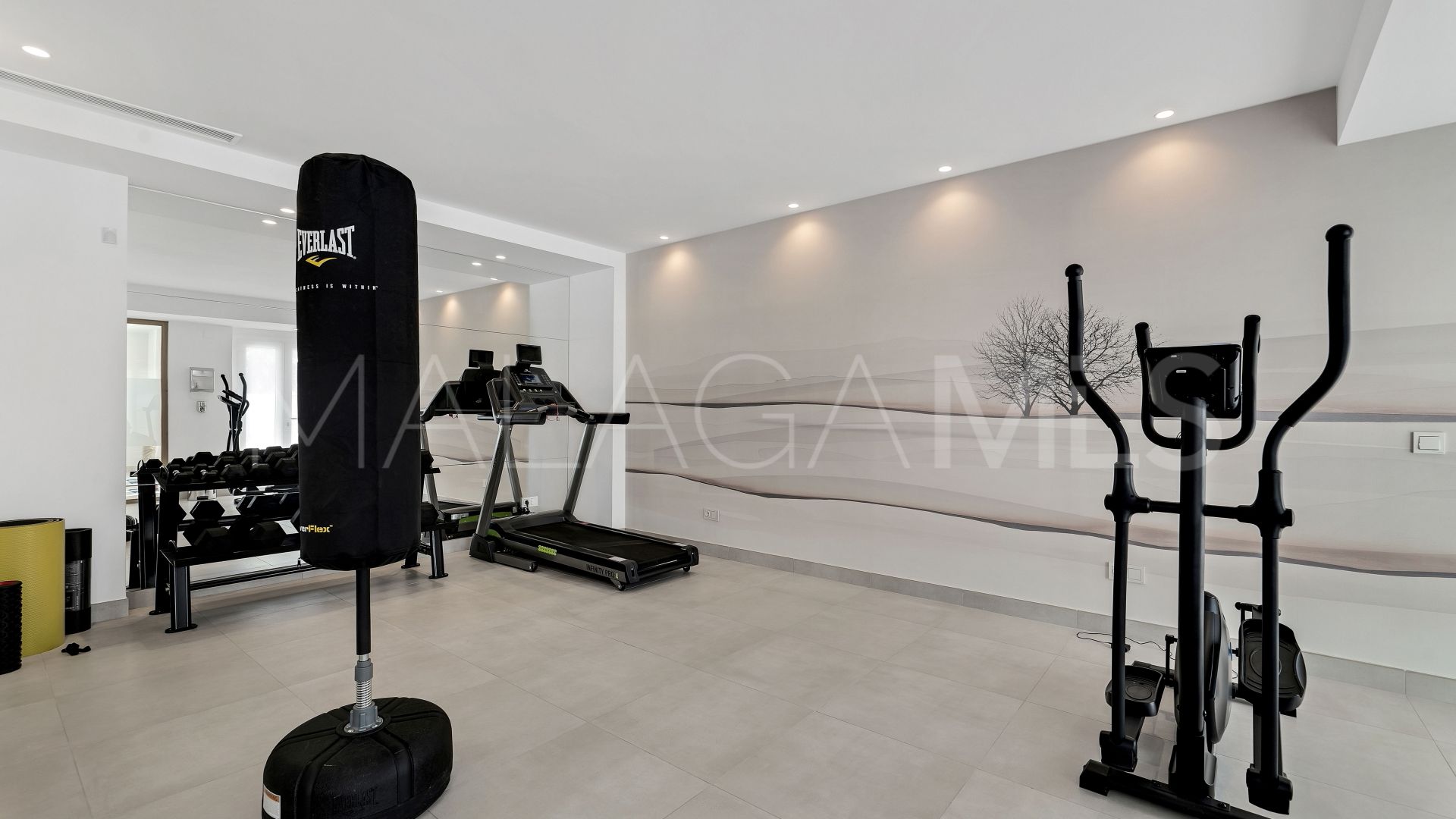 Se vende Ático with 3 bedrooms in Los Altos de los Monteros