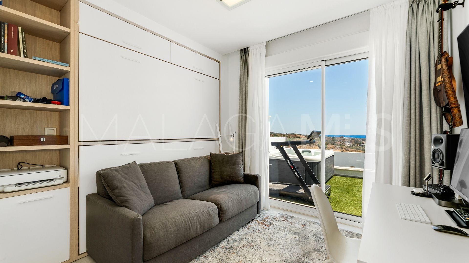 Se vende Ático with 3 bedrooms in Los Altos de los Monteros