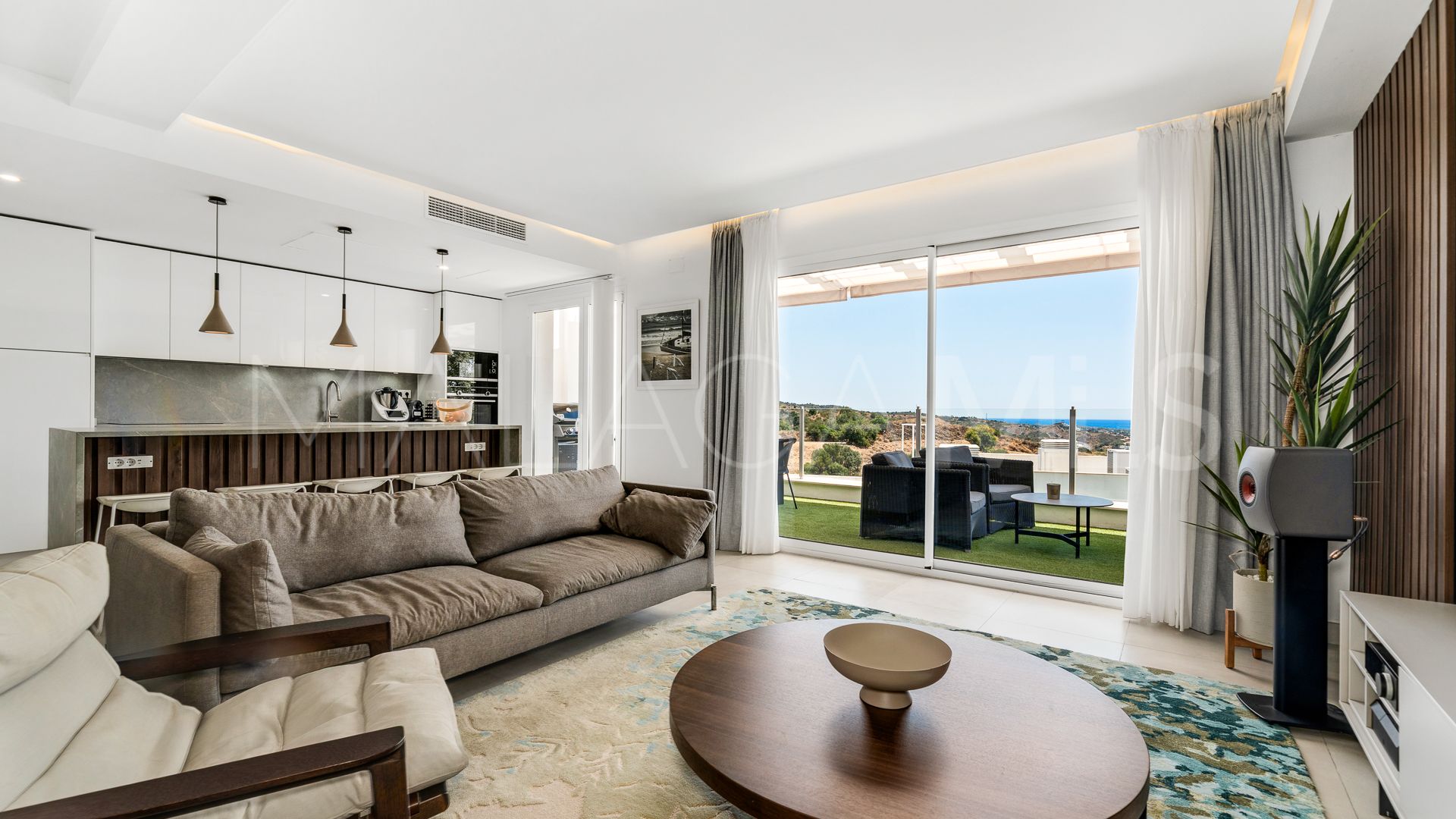 Se vende Ático with 3 bedrooms in Los Altos de los Monteros
