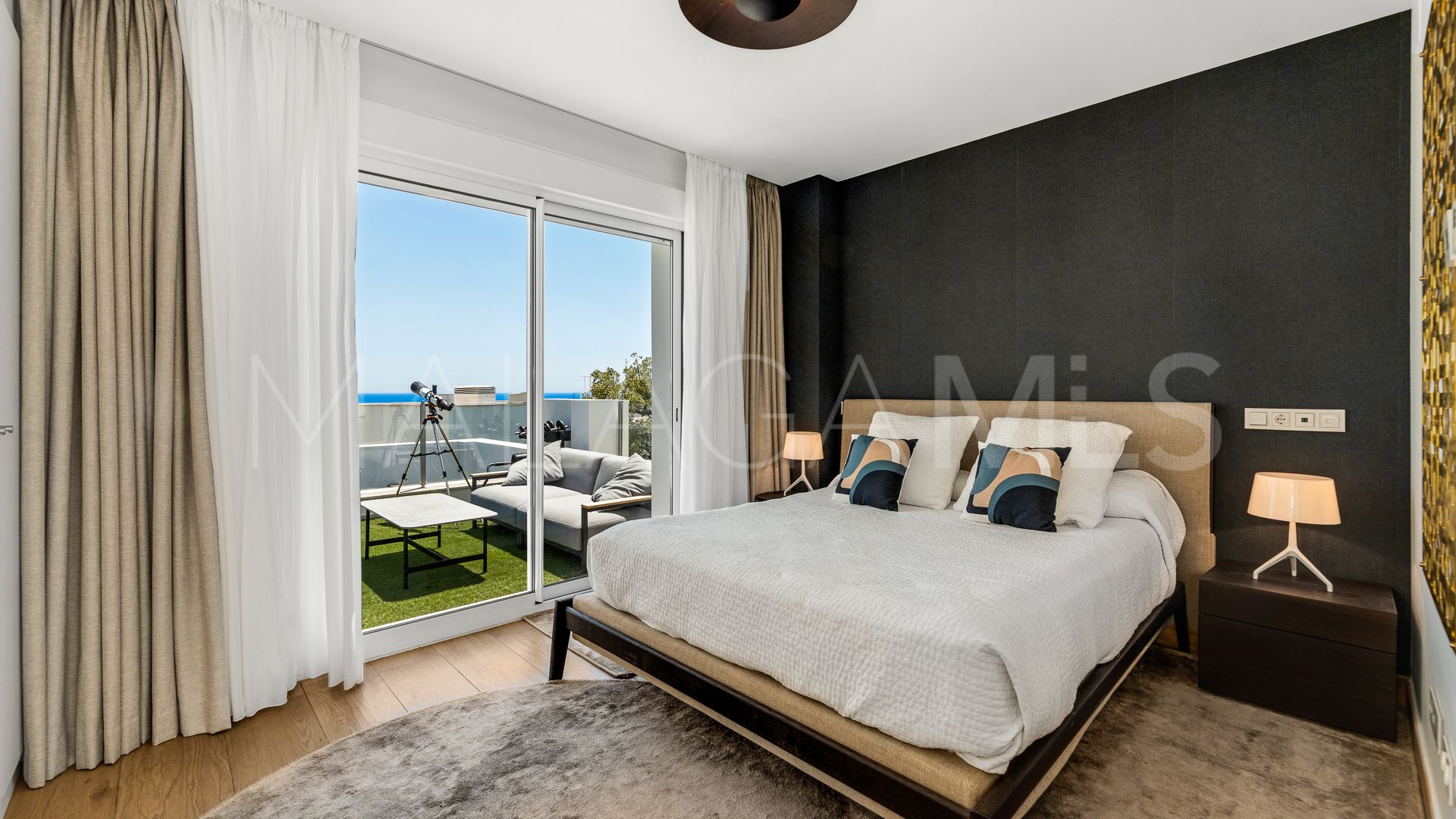 Se vende Ático with 3 bedrooms in Los Altos de los Monteros