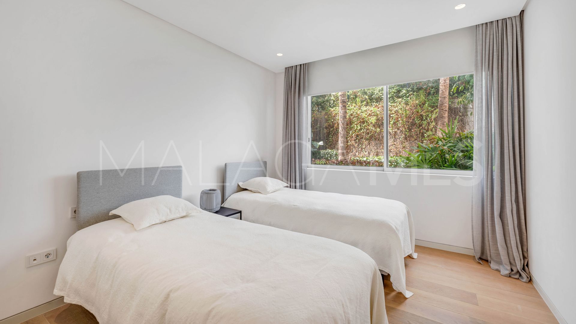 Appartement rez de chaussée for sale in Ojen