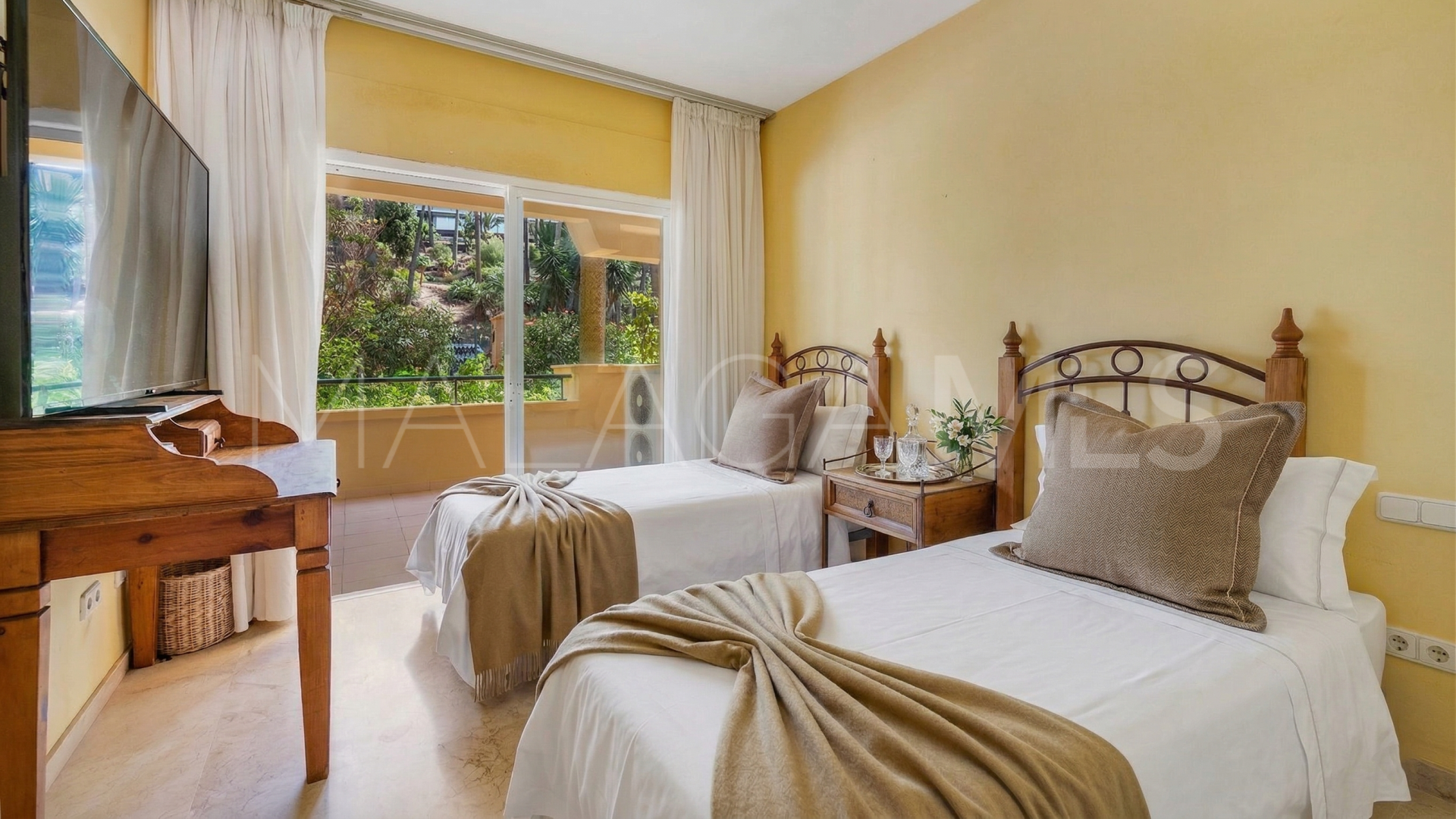 Apartamento planta baja for sale in Rio Real with 2 bedrooms