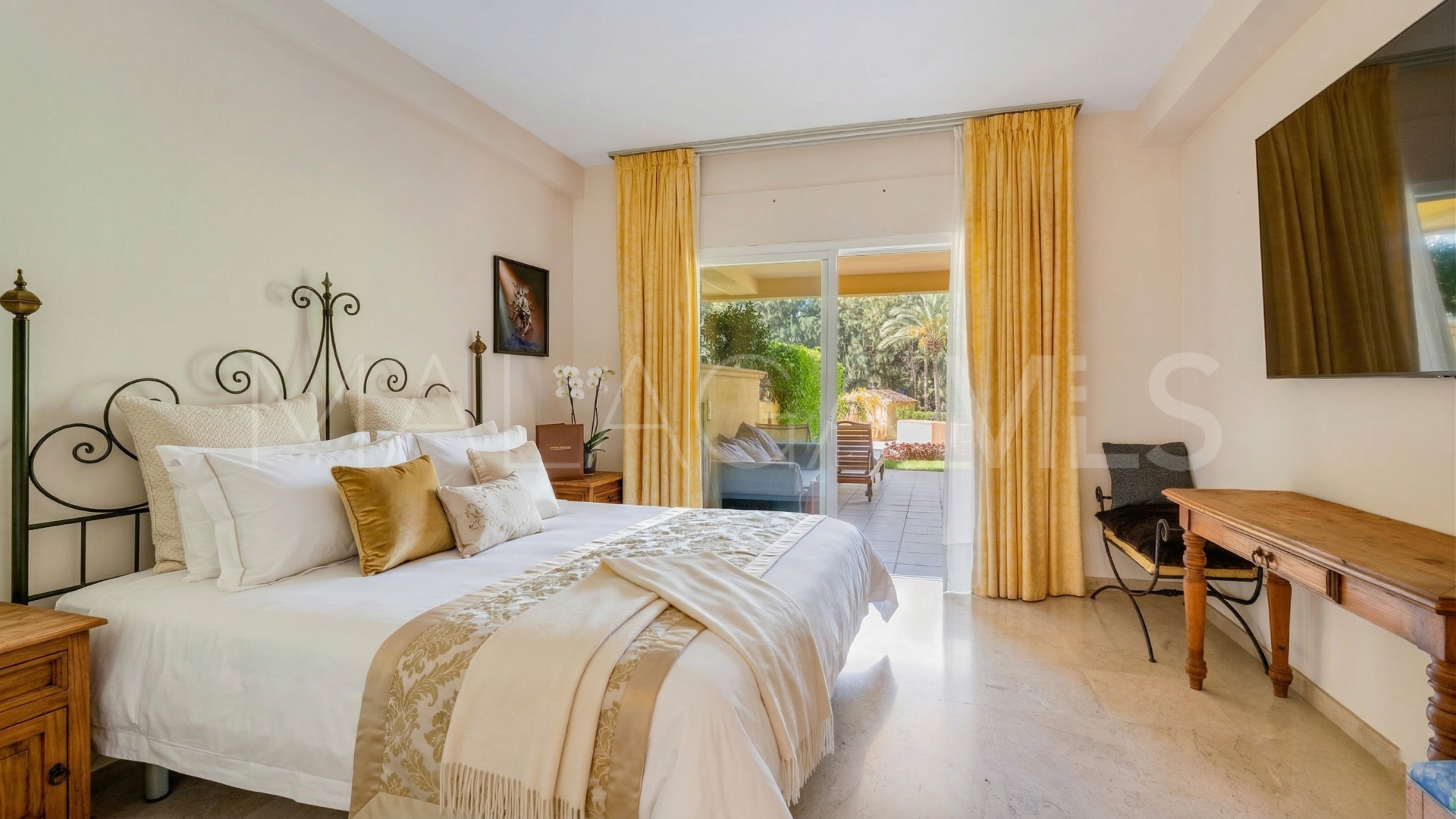 Apartamento planta baja for sale in Rio Real with 2 bedrooms
