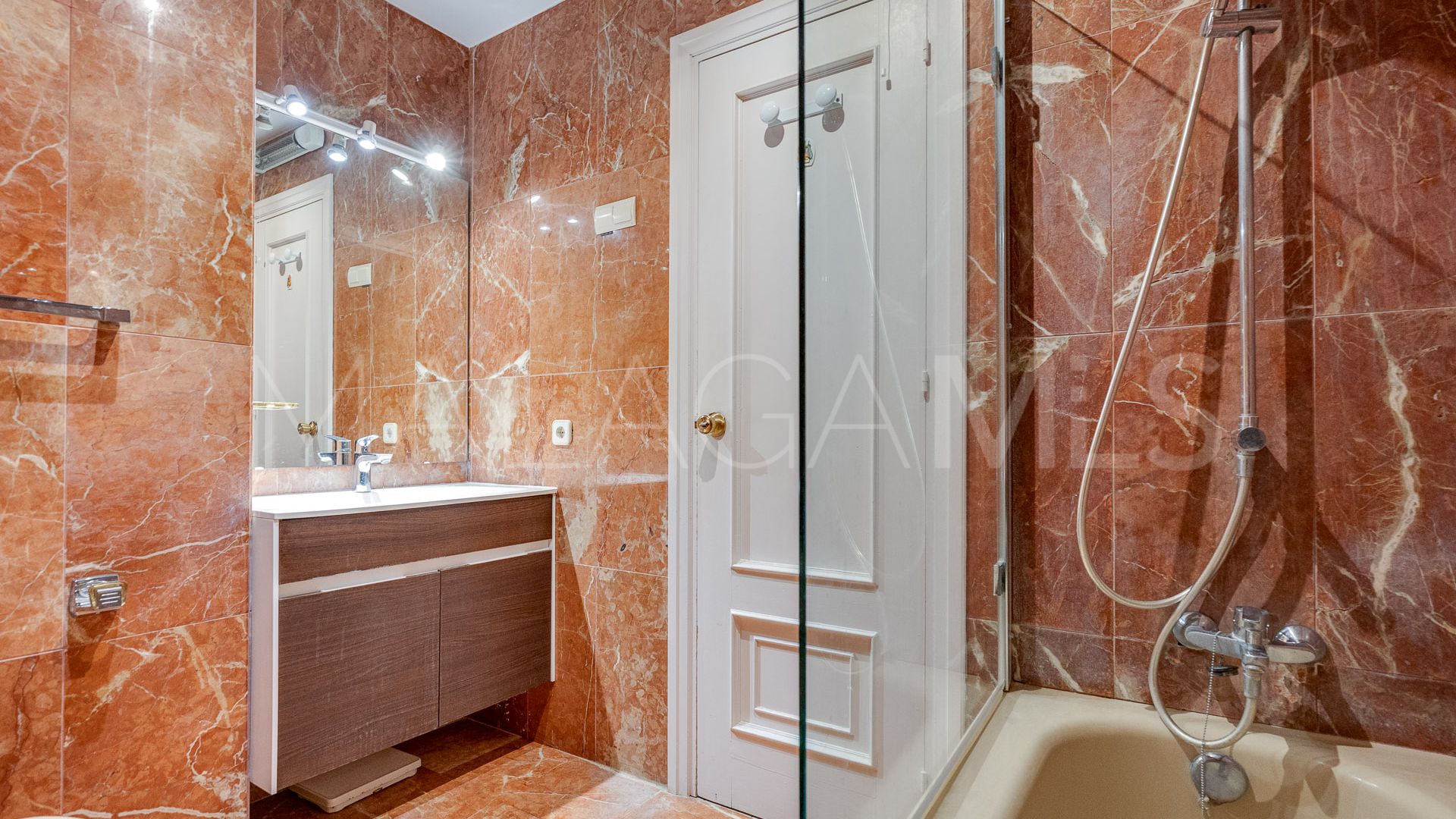 Wohnung for sale in Marbella - Puerto Banus