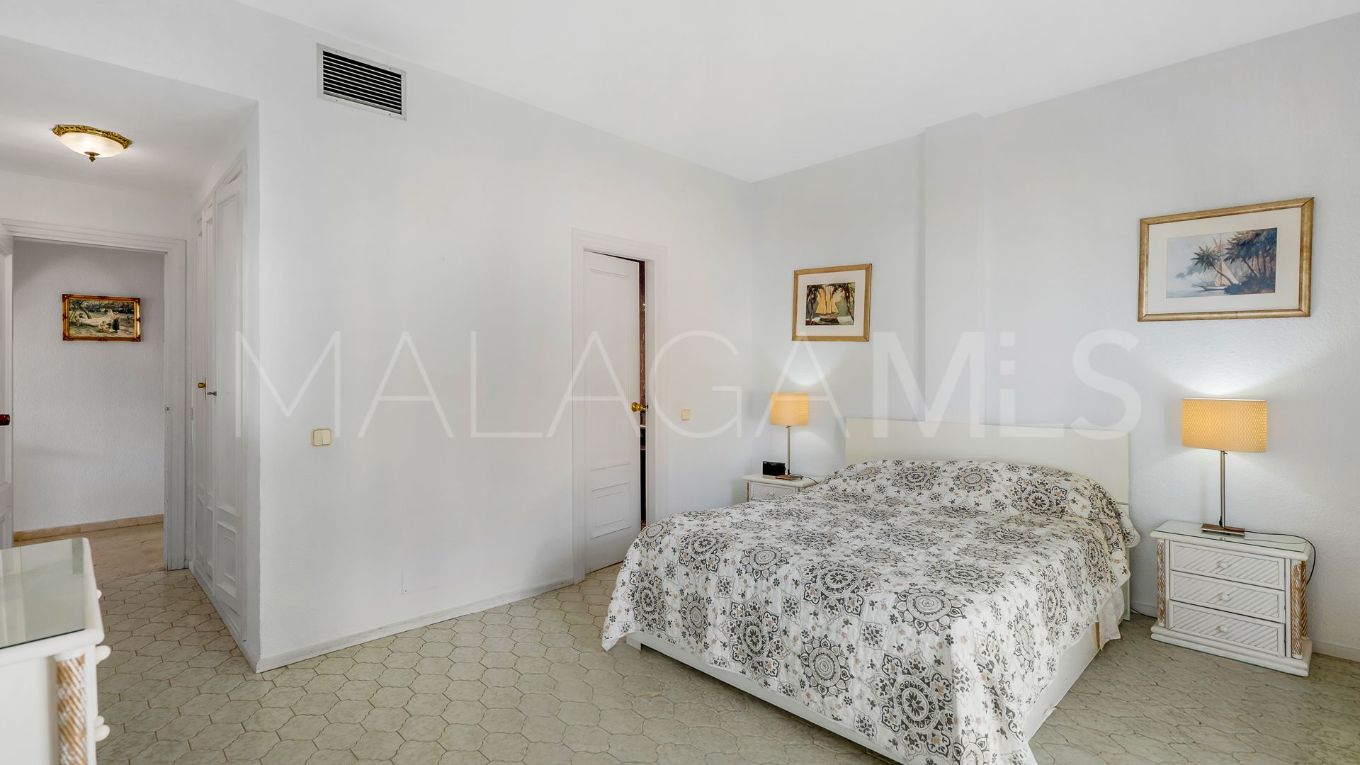 Wohnung for sale in Marbella - Puerto Banus
