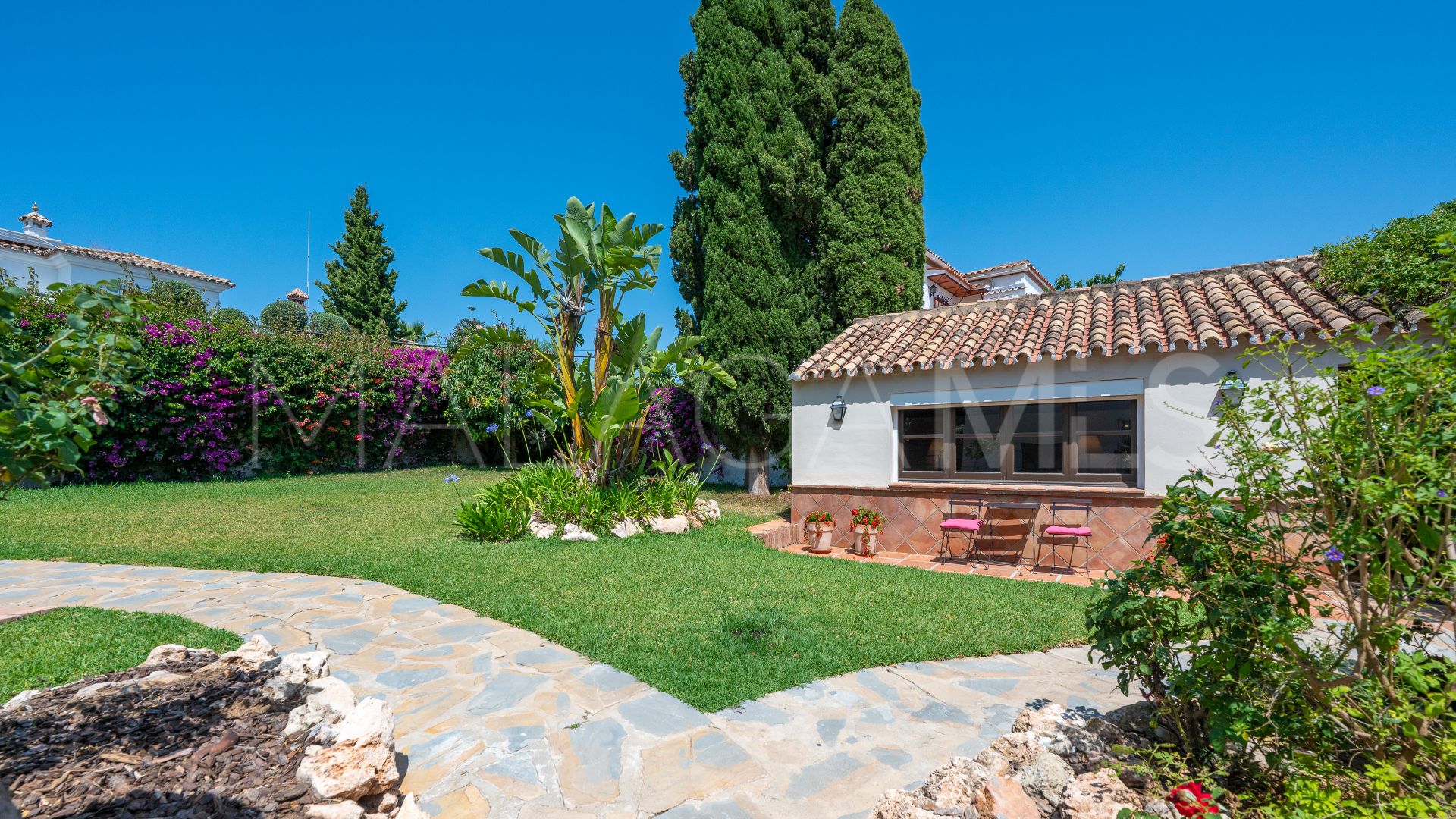 Villa for sale with 6 bedrooms in Rio Real