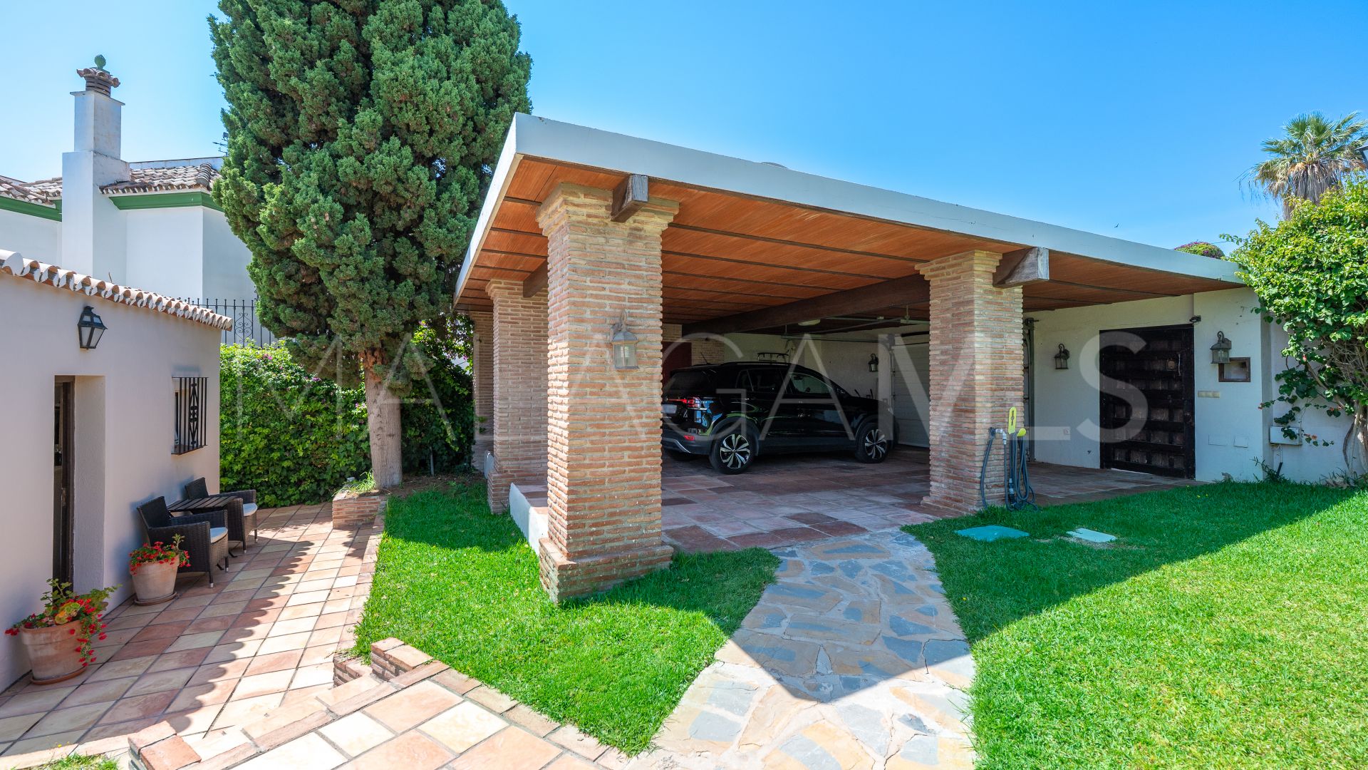 Villa for sale with 6 bedrooms in Rio Real