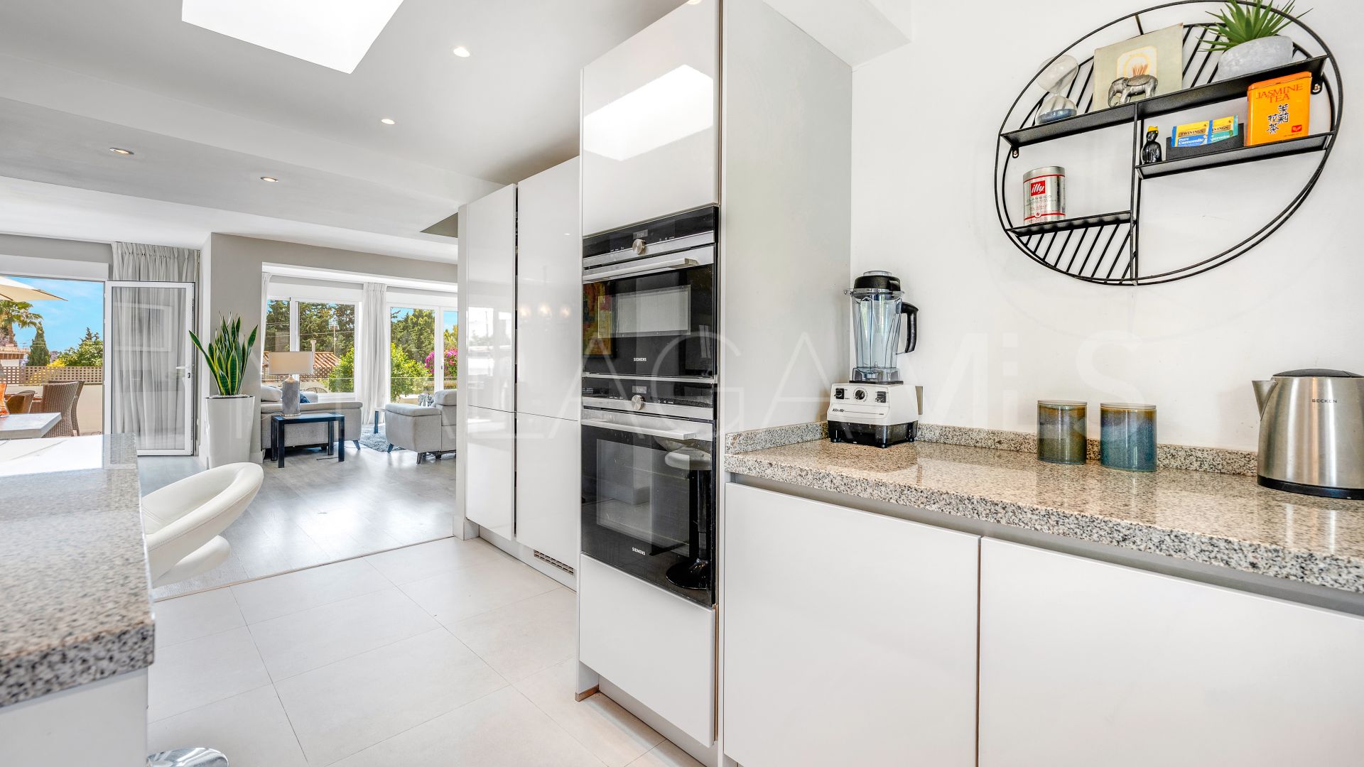 Villa for sale with 6 bedrooms in Rio Real