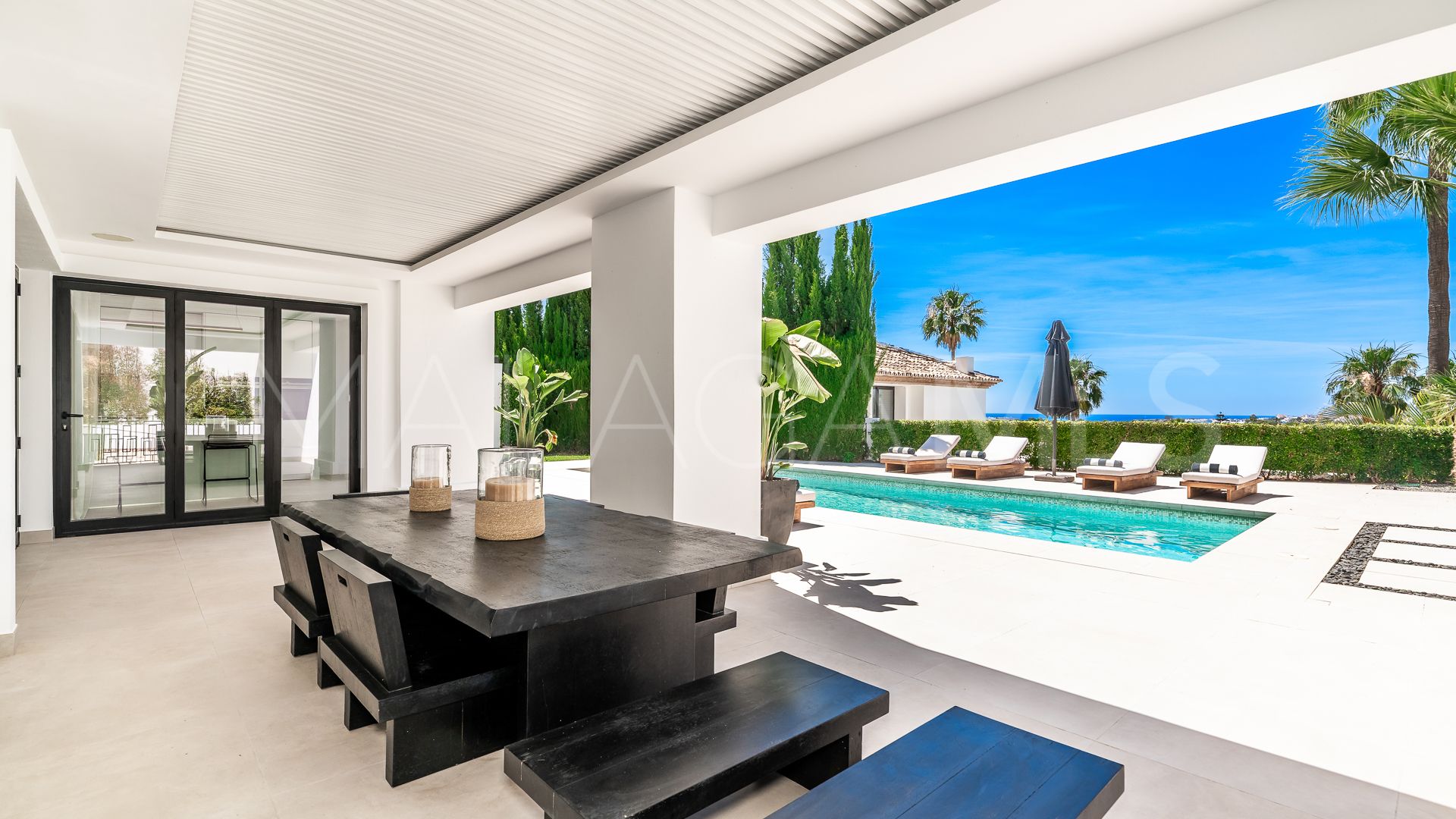 Villa for sale in Nueva Andalucia