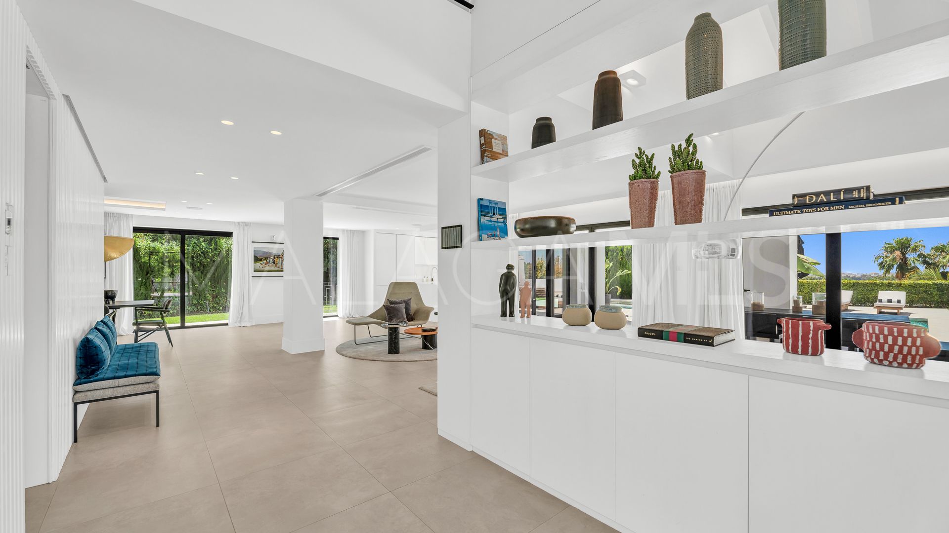 Villa for sale in Nueva Andalucia