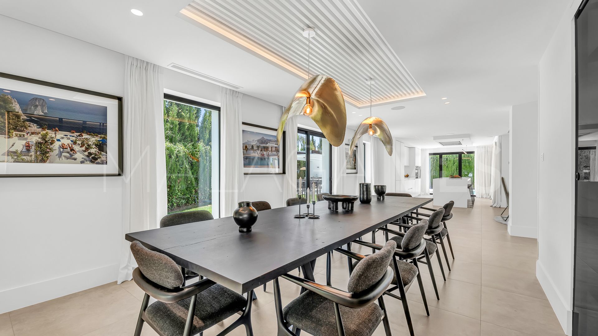 Villa for sale in Nueva Andalucia