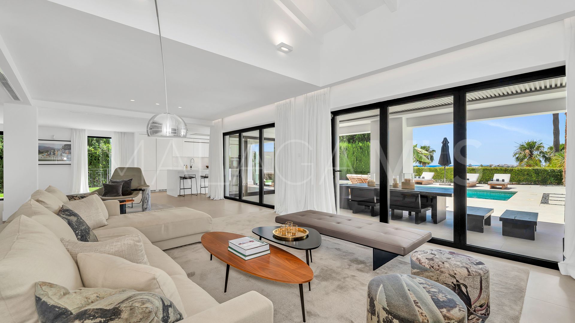 Villa for sale in Nueva Andalucia