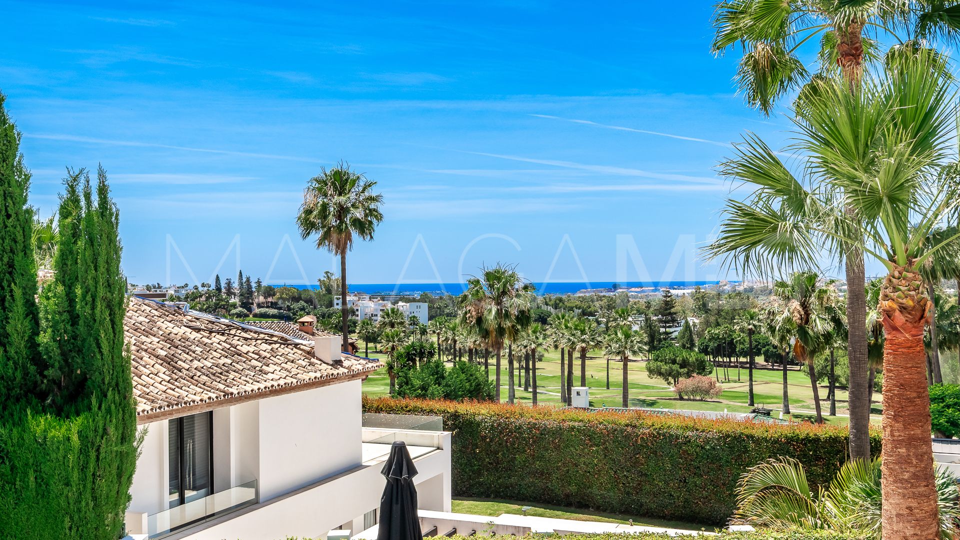 Villa for sale in Nueva Andalucia