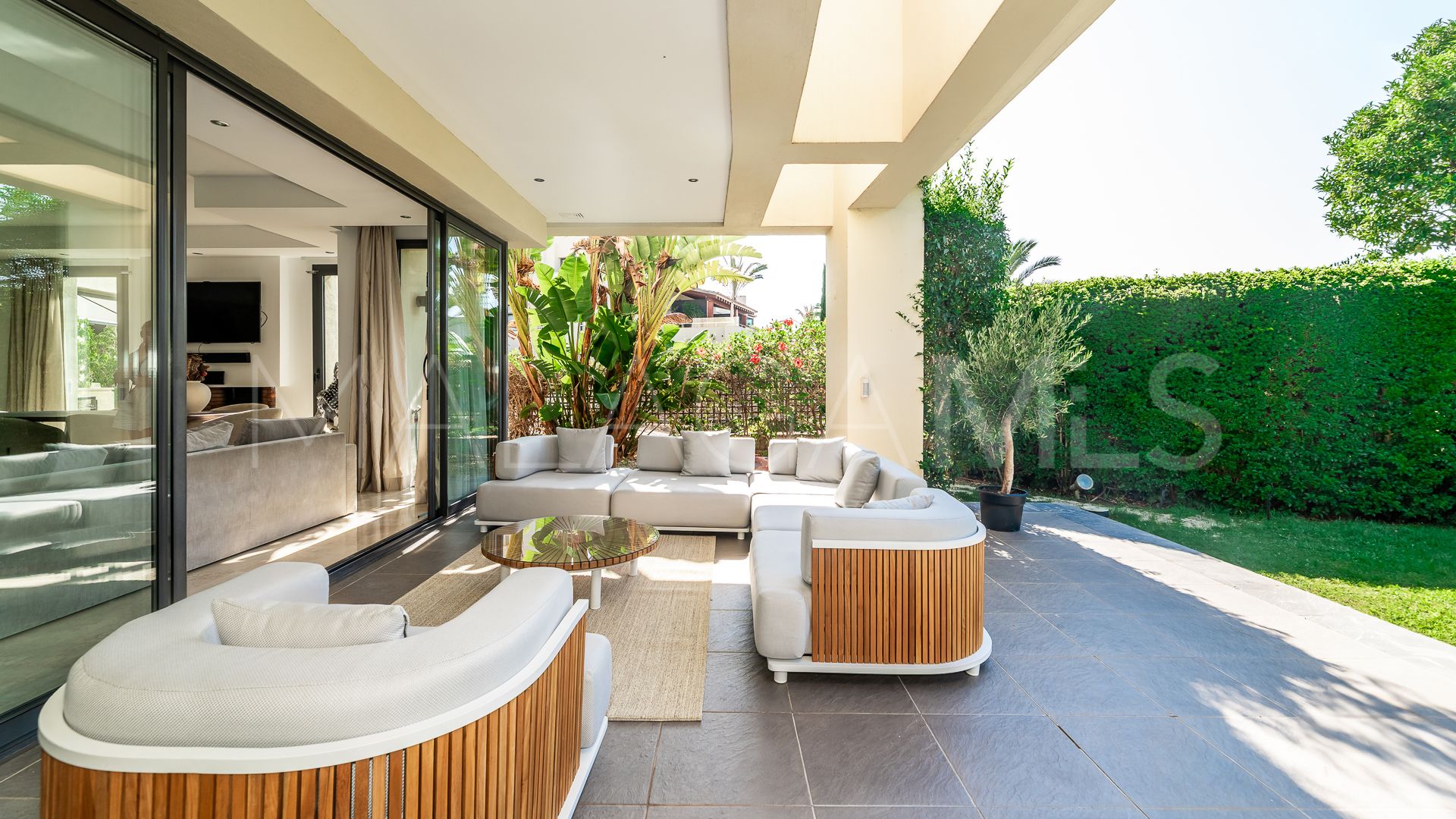 For sale ground floor apartment with 2 bedrooms in Marbella Golden Mile