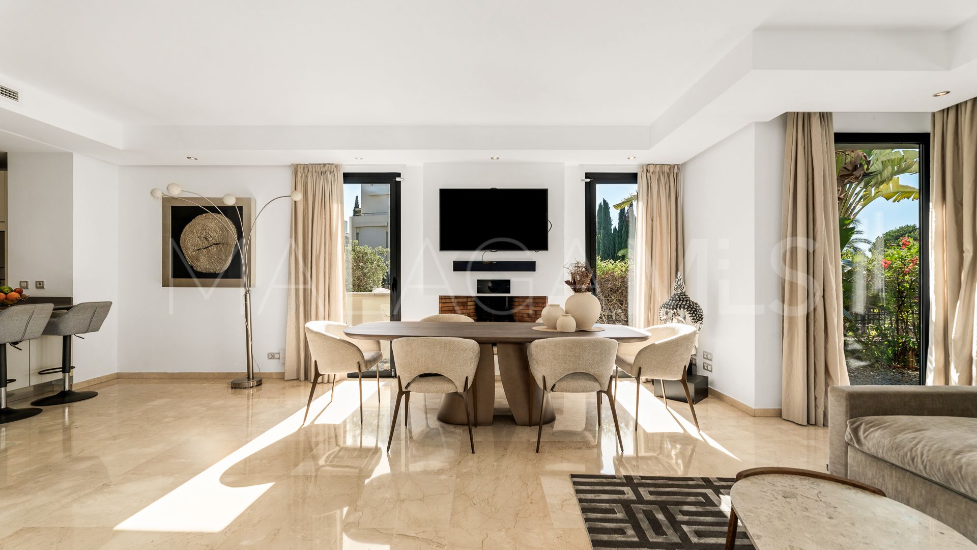 For sale ground floor apartment with 2 bedrooms in Marbella Golden Mile