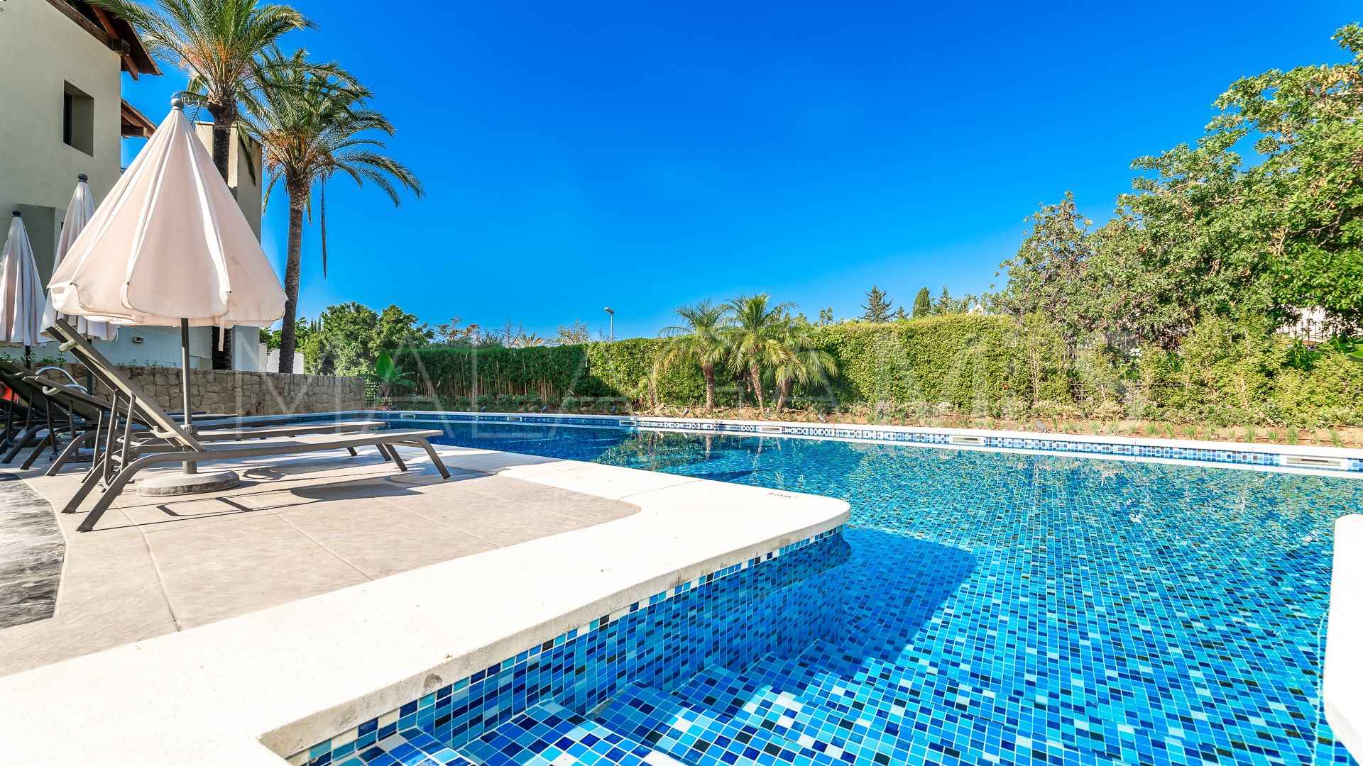 For sale ground floor apartment with 2 bedrooms in Marbella Golden Mile