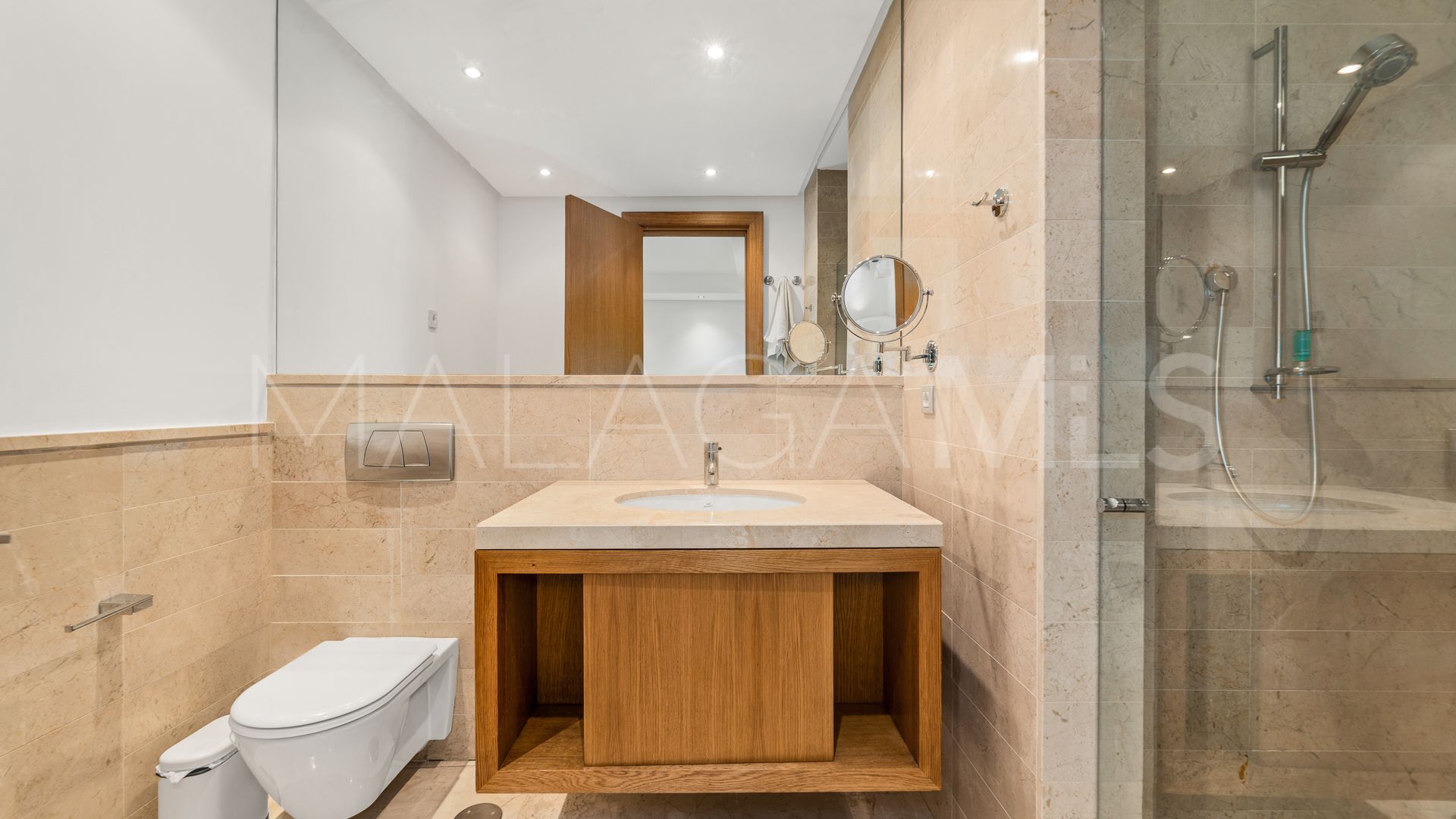 For sale ground floor apartment with 2 bedrooms in Marbella Golden Mile