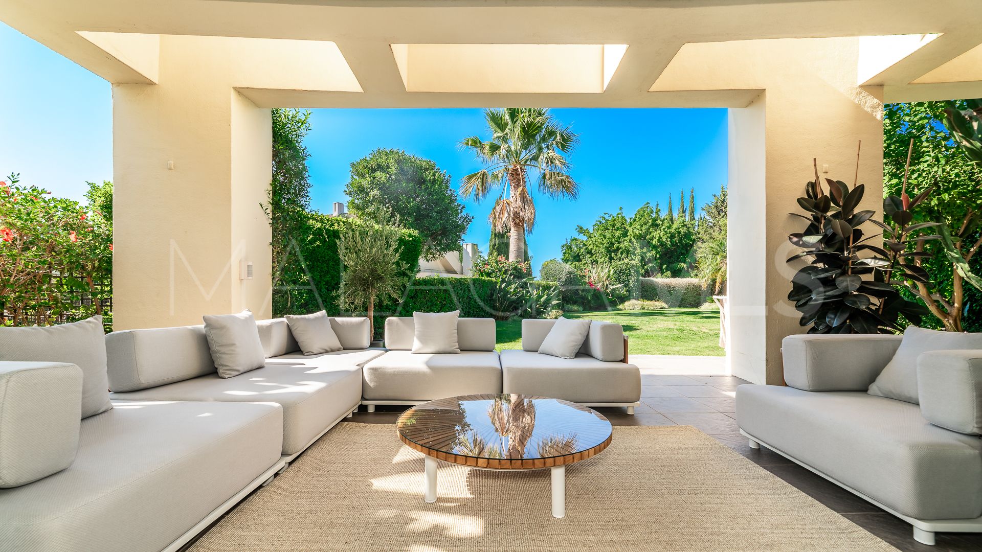 For sale ground floor apartment with 2 bedrooms in Marbella Golden Mile