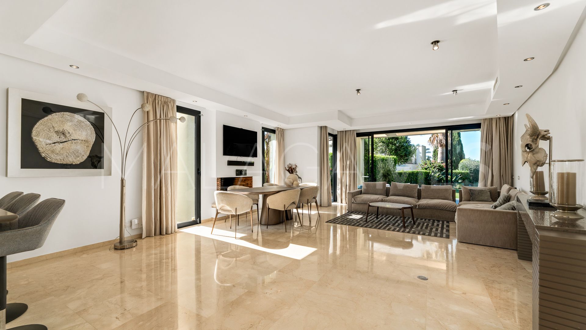 For sale ground floor apartment with 2 bedrooms in Marbella Golden Mile