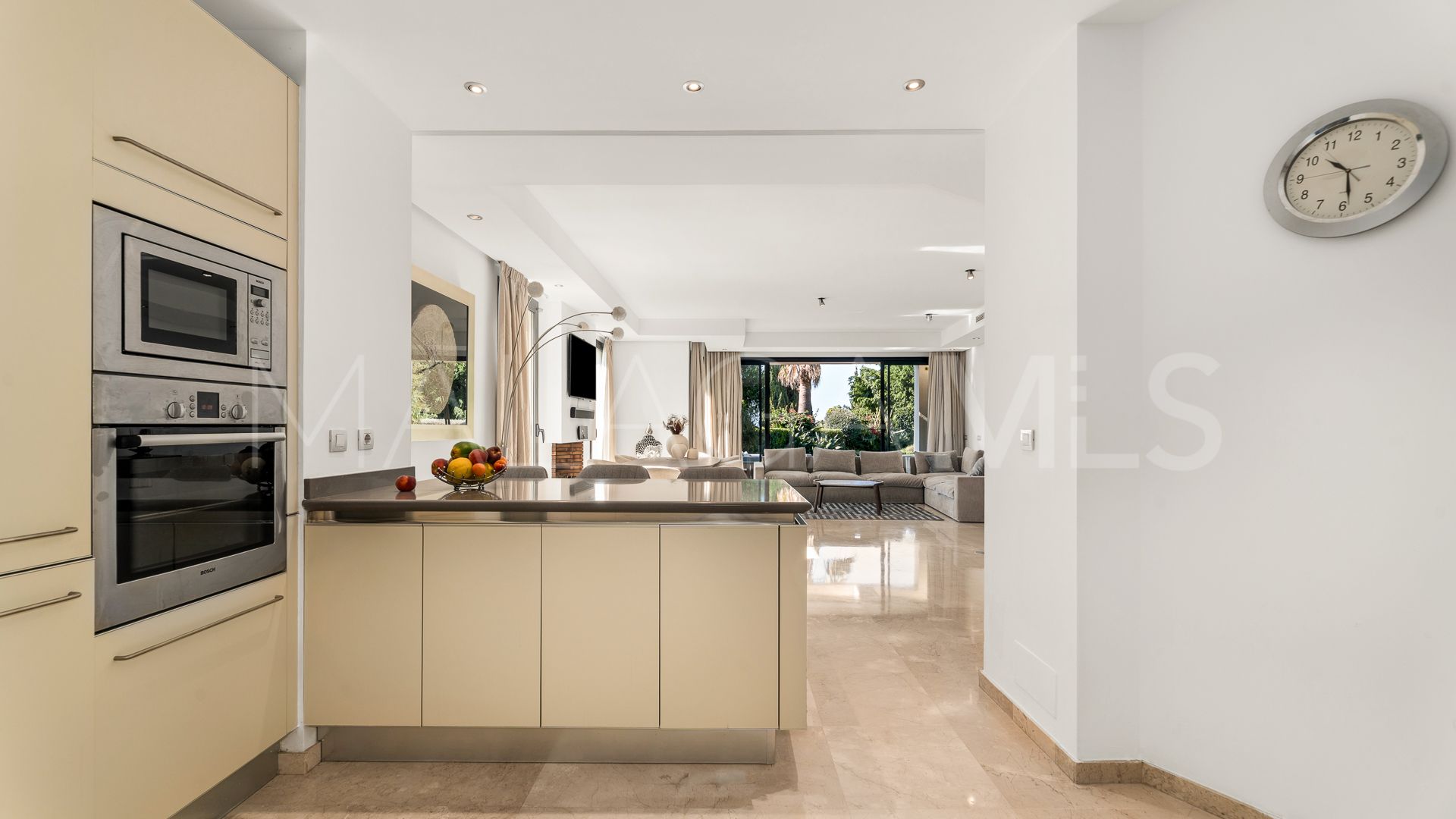 For sale ground floor apartment with 2 bedrooms in Marbella Golden Mile