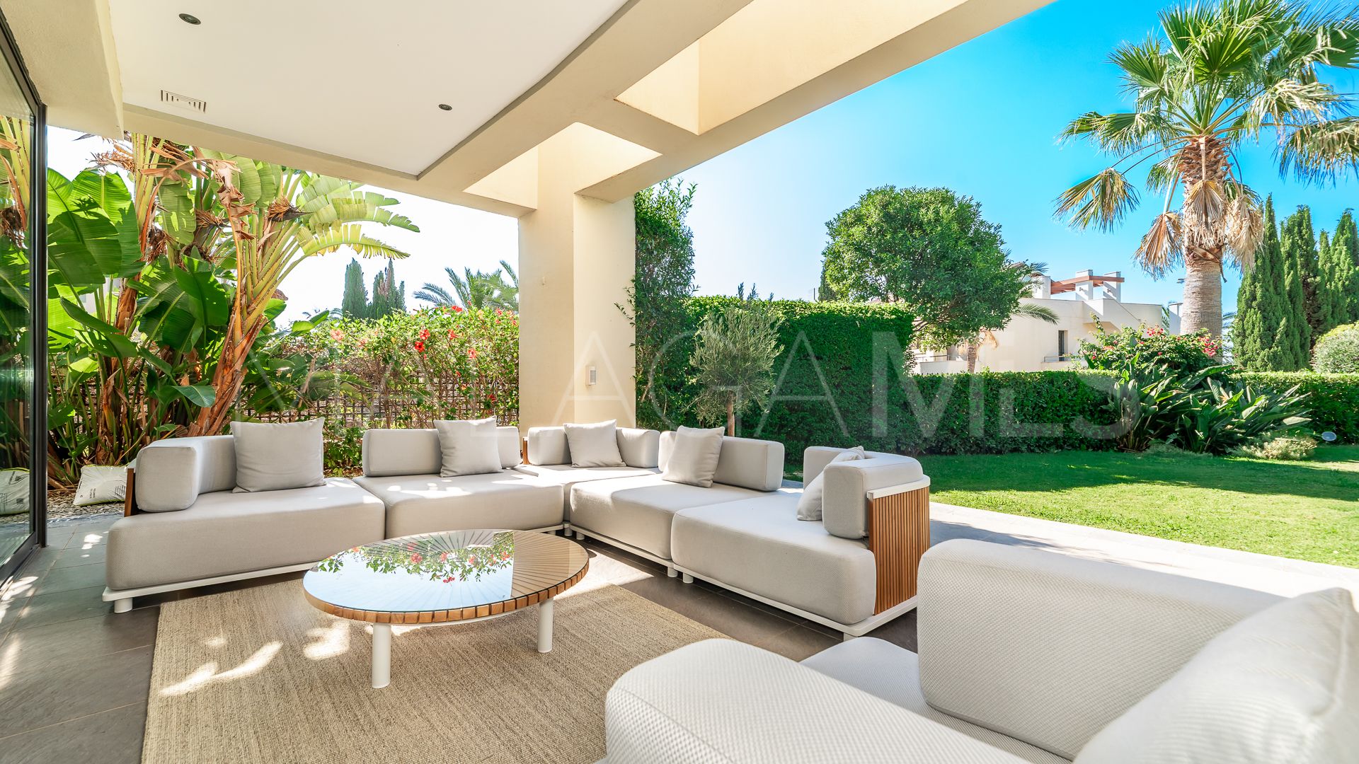 For sale ground floor apartment with 2 bedrooms in Marbella Golden Mile