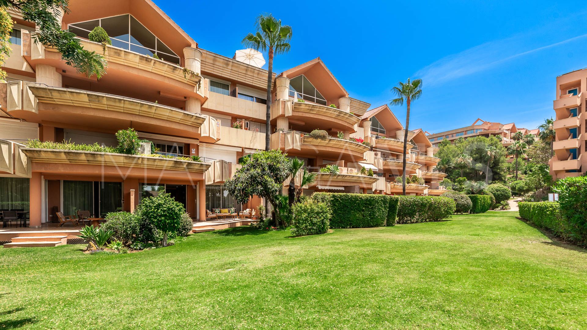 Erdgeschosswohnung for sale in Nueva Andalucia