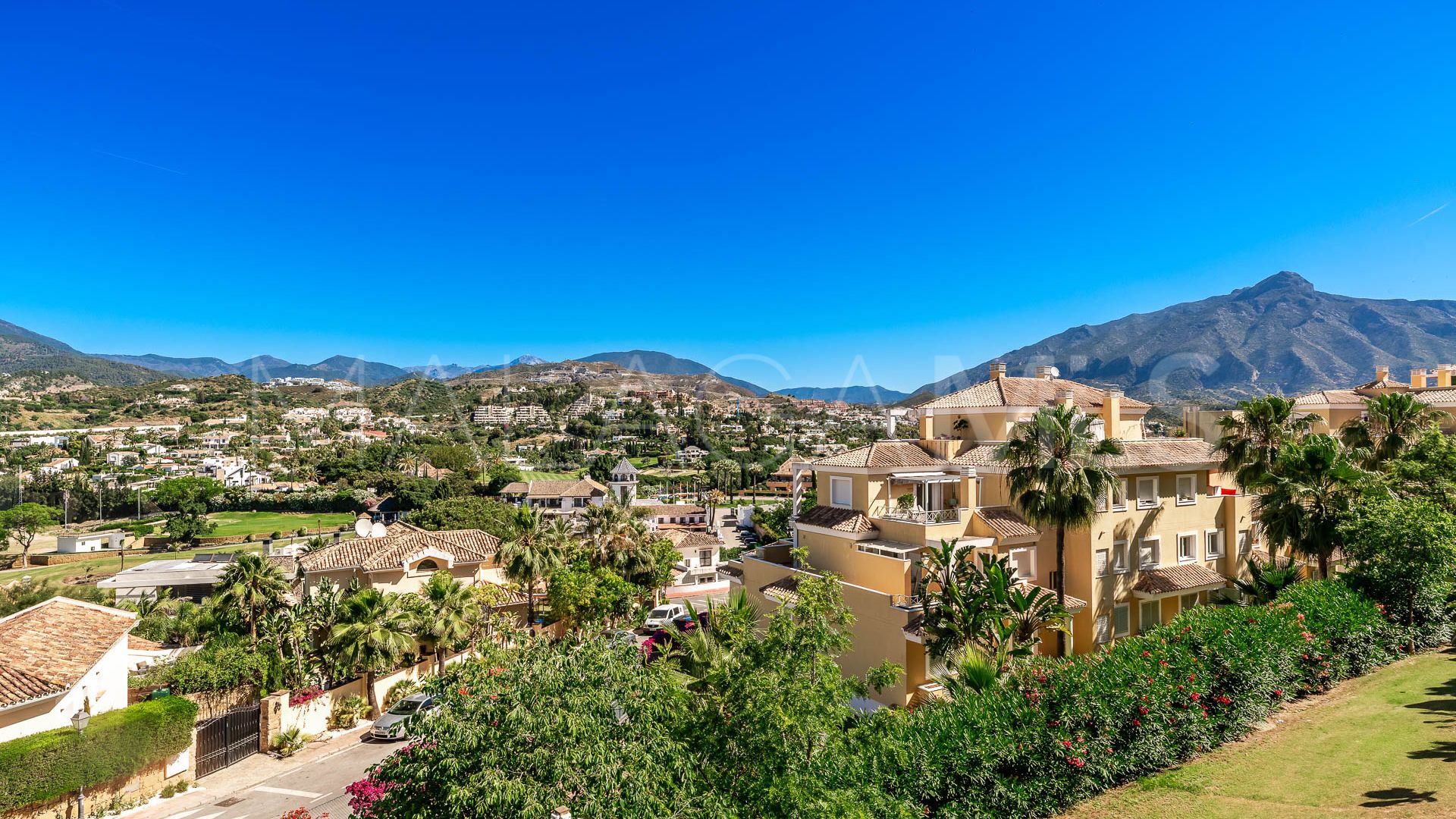 Erdgeschosswohnung for sale in Nueva Andalucia