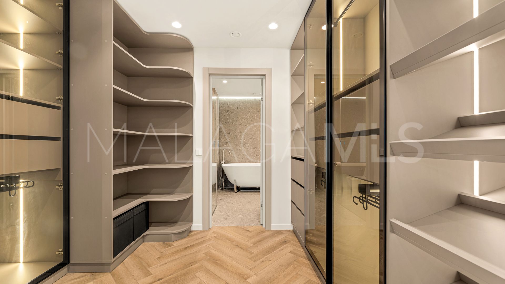 Erdgeschosswohnung for sale in Nueva Andalucia