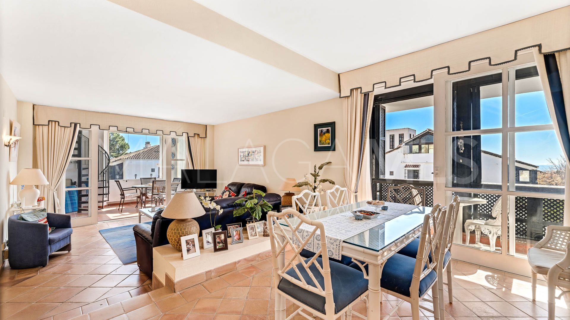 Takvåning for sale in Elviria