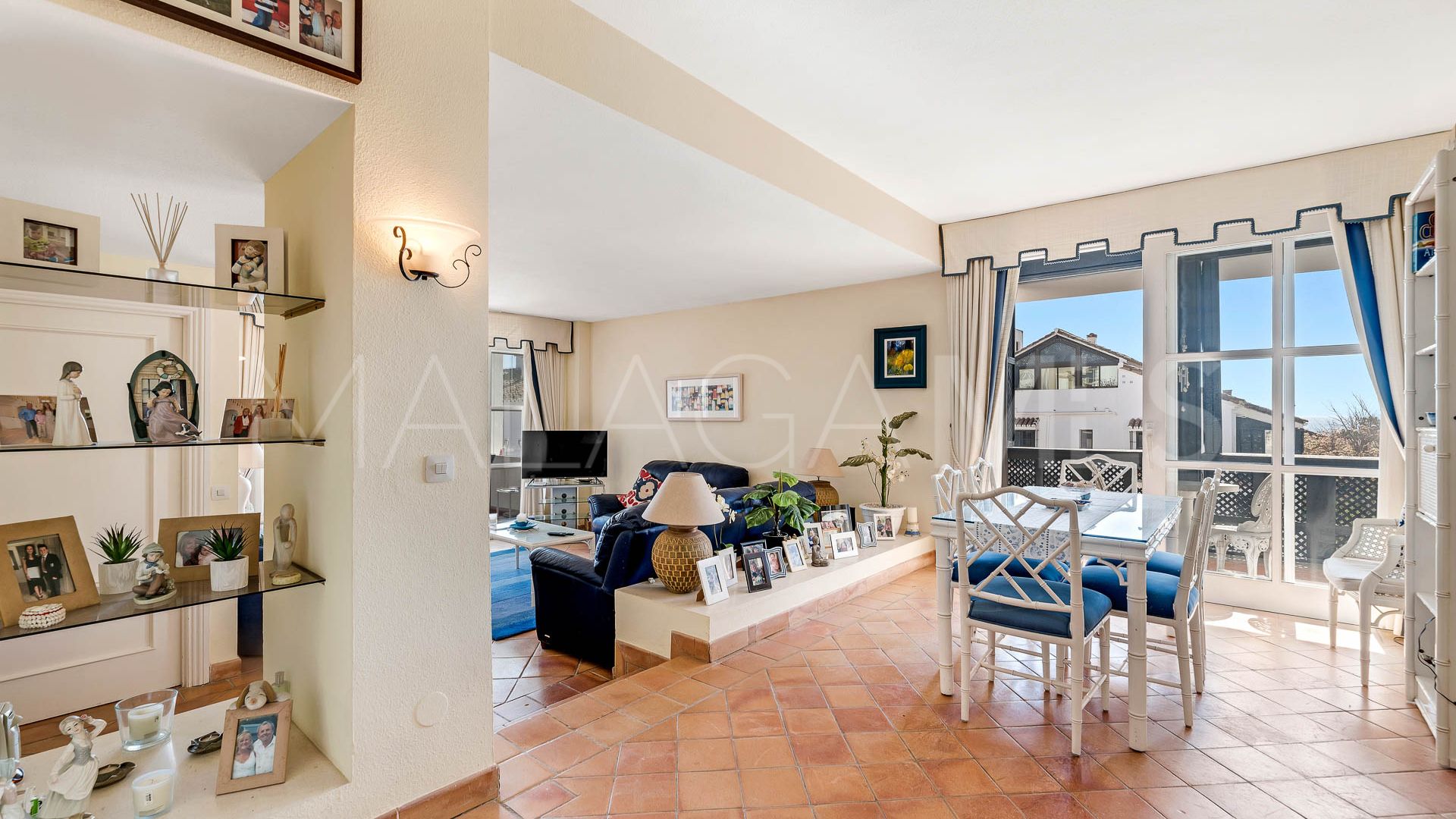 Takvåning for sale in Elviria