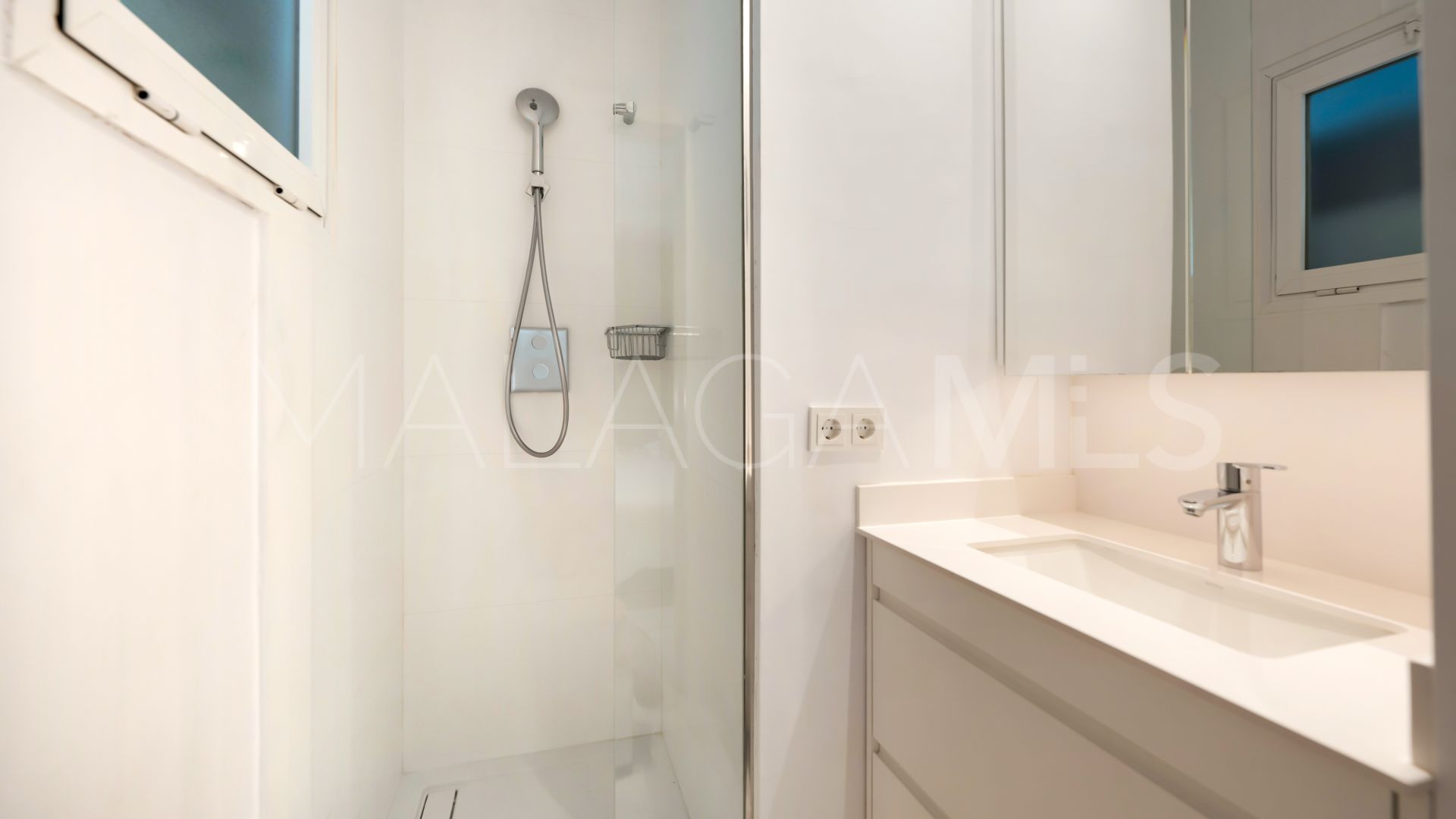 Buy apartamento planta baja in San Pedro Playa