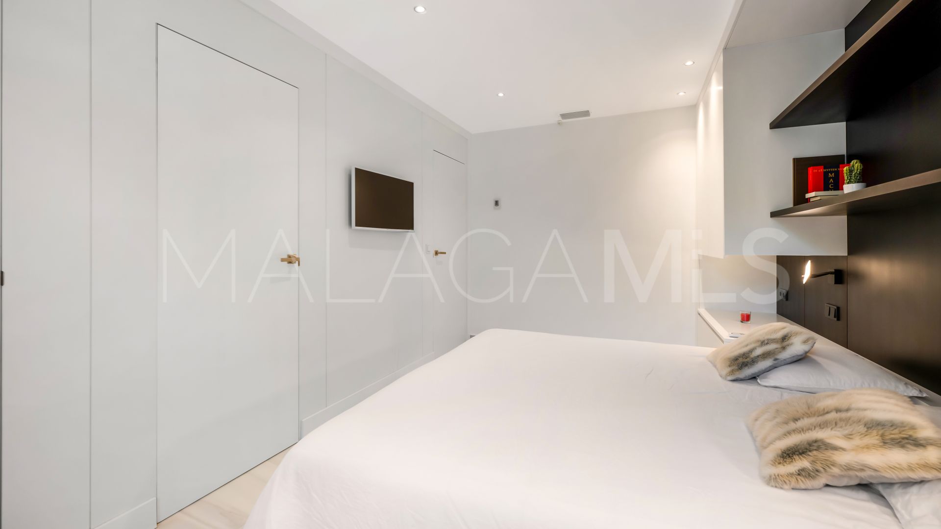 Buy apartamento planta baja in San Pedro Playa